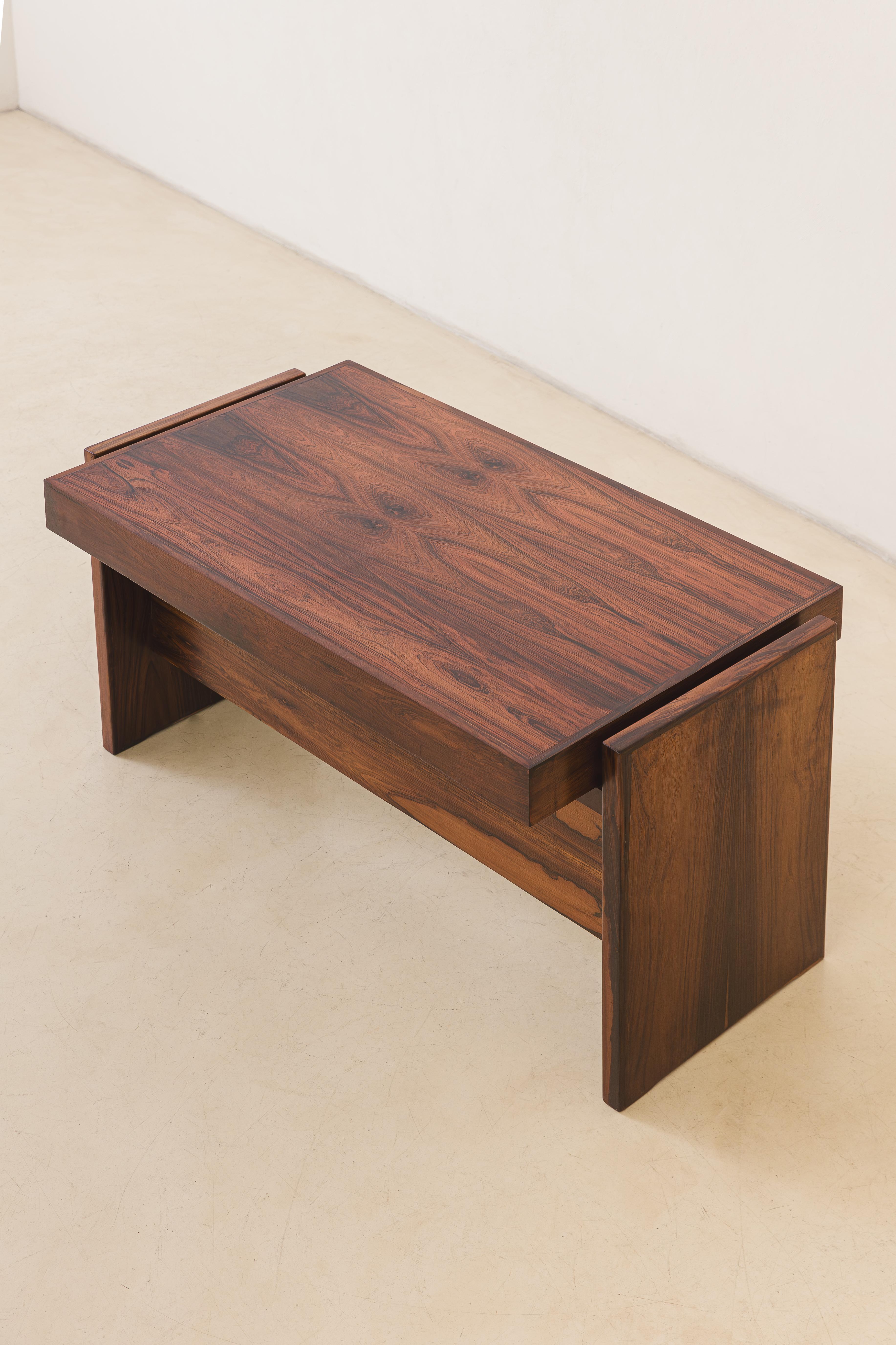 Rosewood Desk by Joaquim Tenreiro, Bloch Editors, 1960s, Brazilian Midcentury For Sale 5