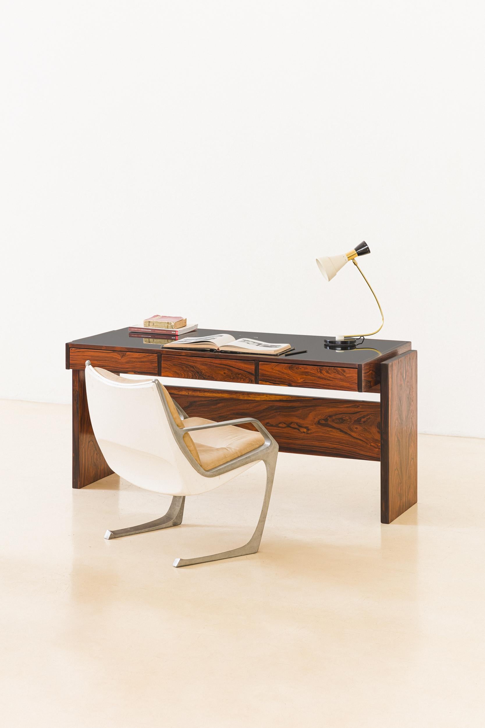 Rosewood Desk by Joaquim Tenreiro, Bloch Editors, 1960s, Brazilian Midcentury For Sale 7