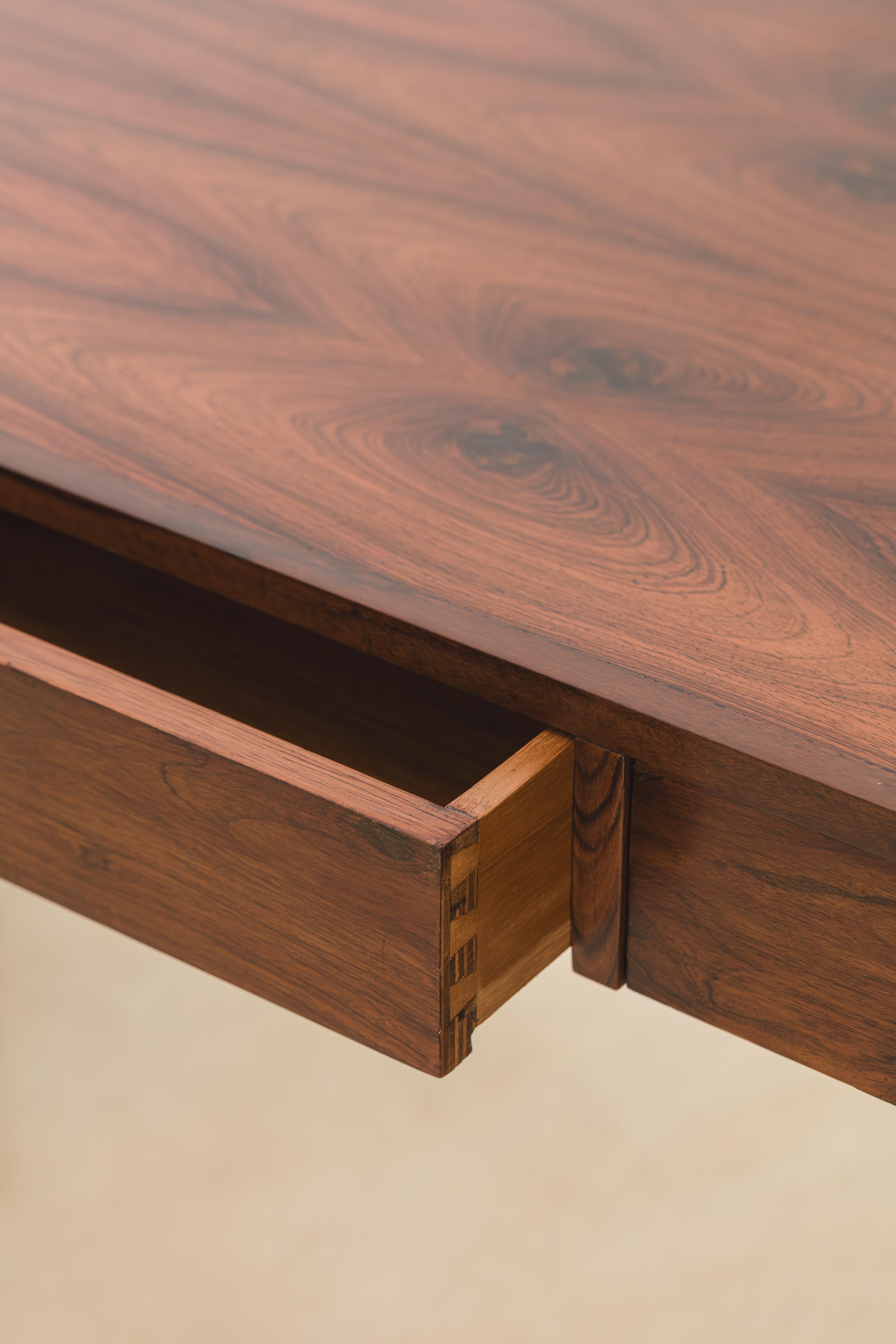 Rosewood Desk by Joaquim Tenreiro, Bloch Editors, 1960s, Brazilian Midcentury In Good Condition For Sale In New York, NY