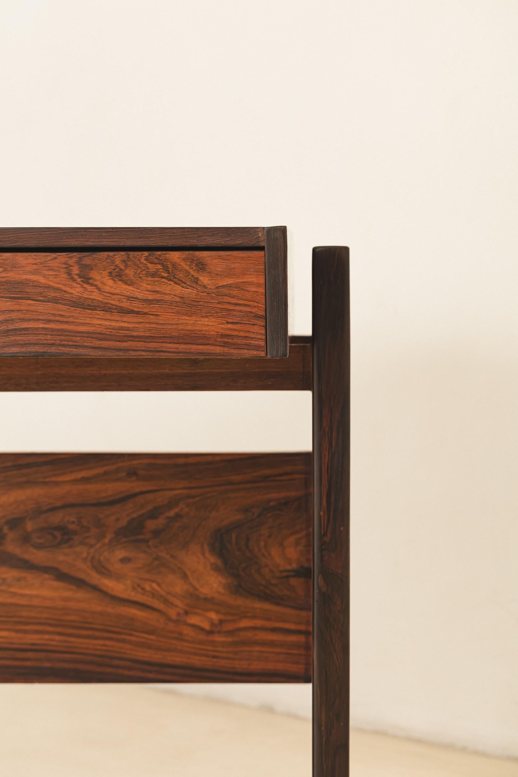 Rosewood Desk by Joaquim Tenreiro, Bloch Editors, 1960s, Brazilian Midcentury For Sale 1