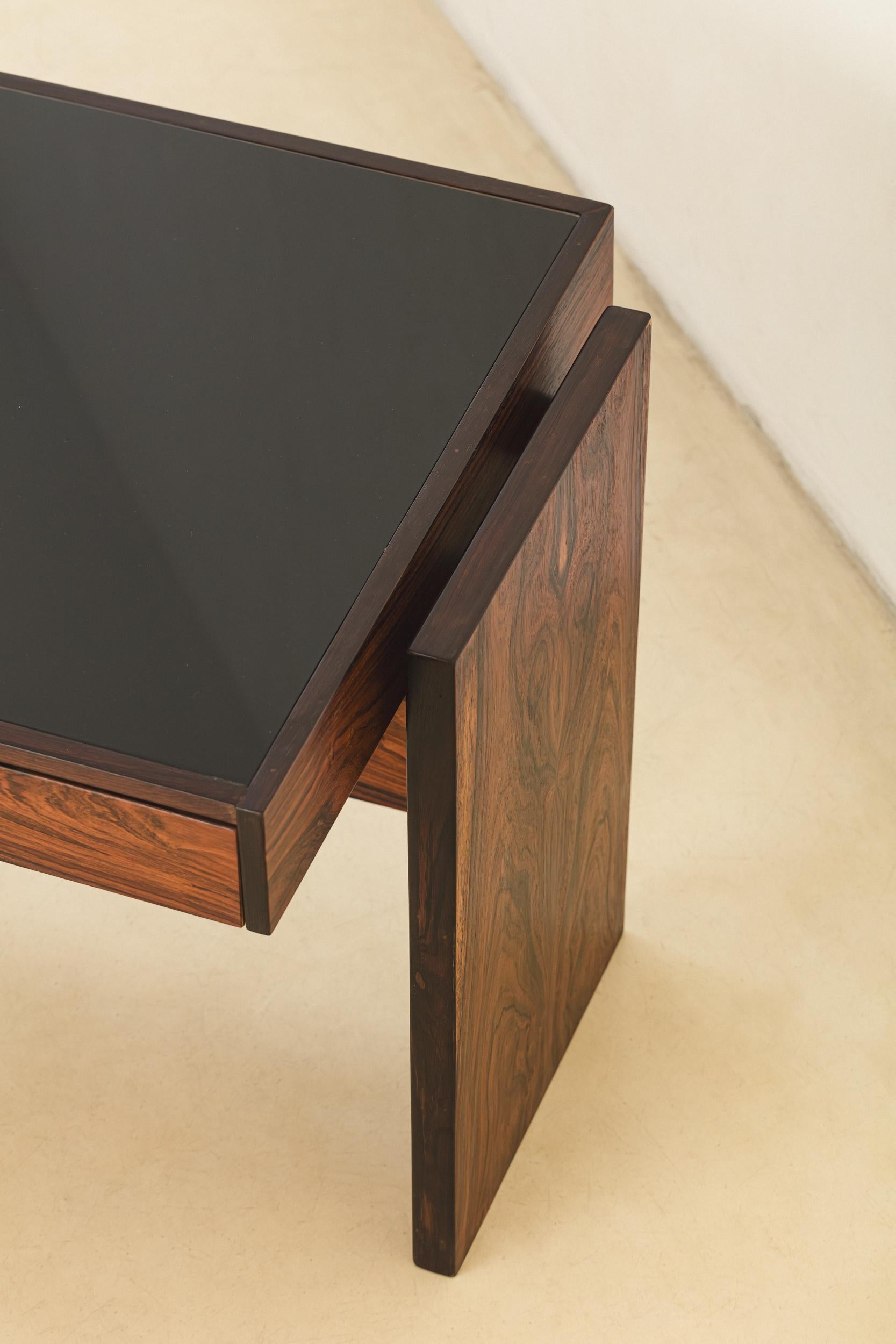 Rosewood Desk by Joaquim Tenreiro, Bloch Editors, 1960s, Brazilian Midcentury For Sale 2