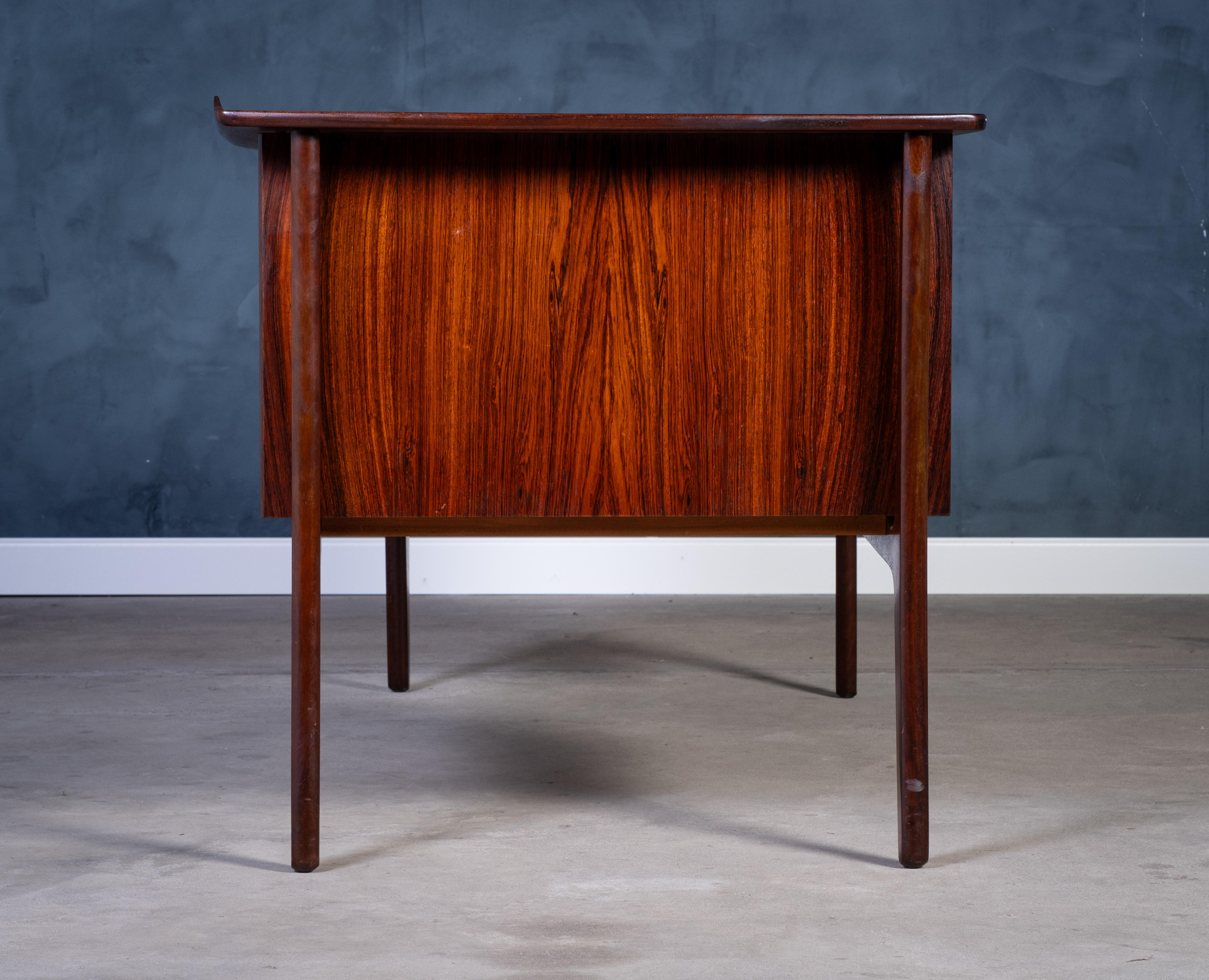 Scrivania in palissandro di Svend Åge Madsen per H. & A. Hansen, anni '60 in vendita 5