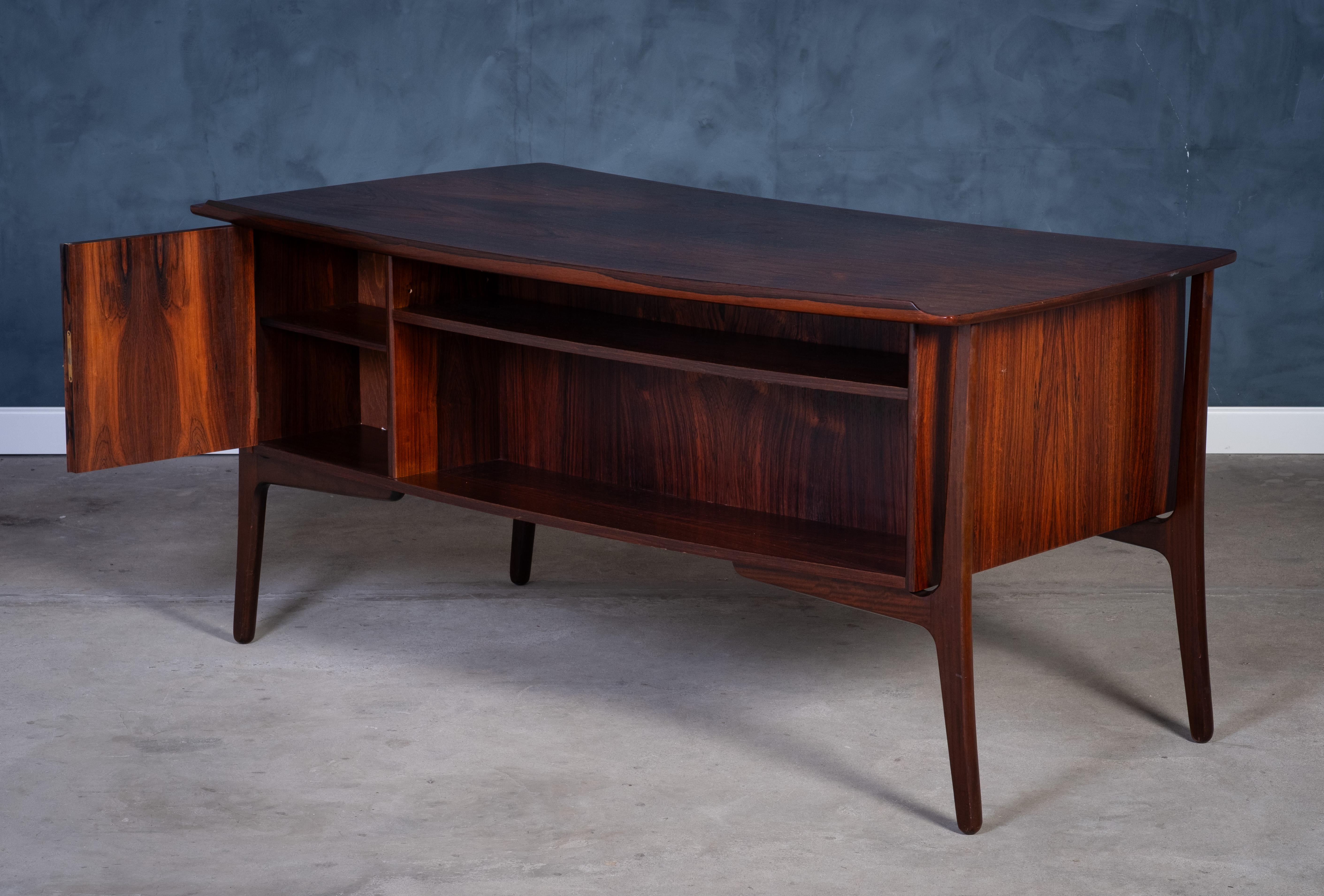 Scrivania in palissandro di Svend Åge Madsen per H. & A. Hansen, anni '60 in vendita 6