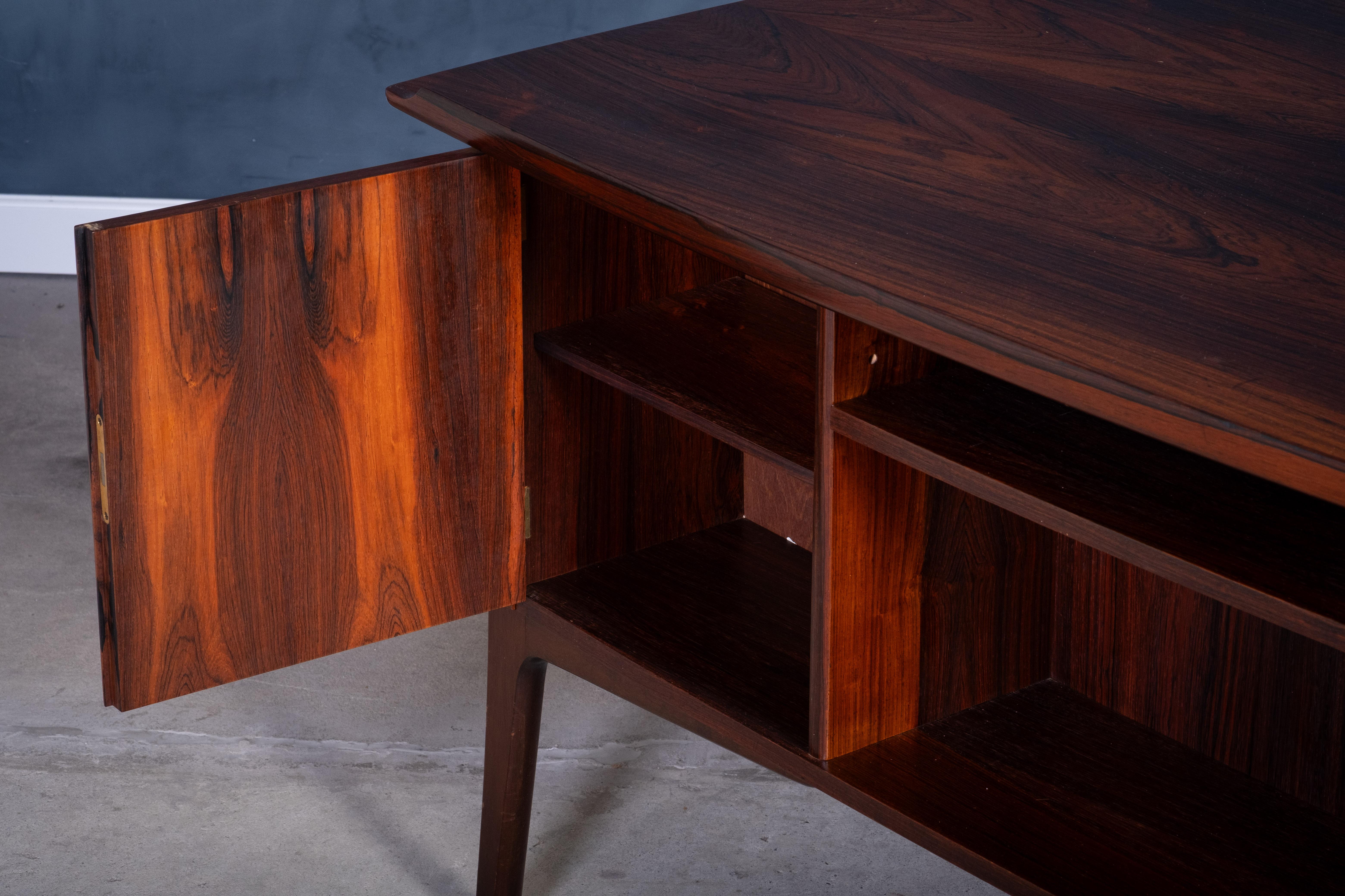 Scrivania in palissandro di Svend Åge Madsen per H. & A. Hansen, anni '60 in vendita 7