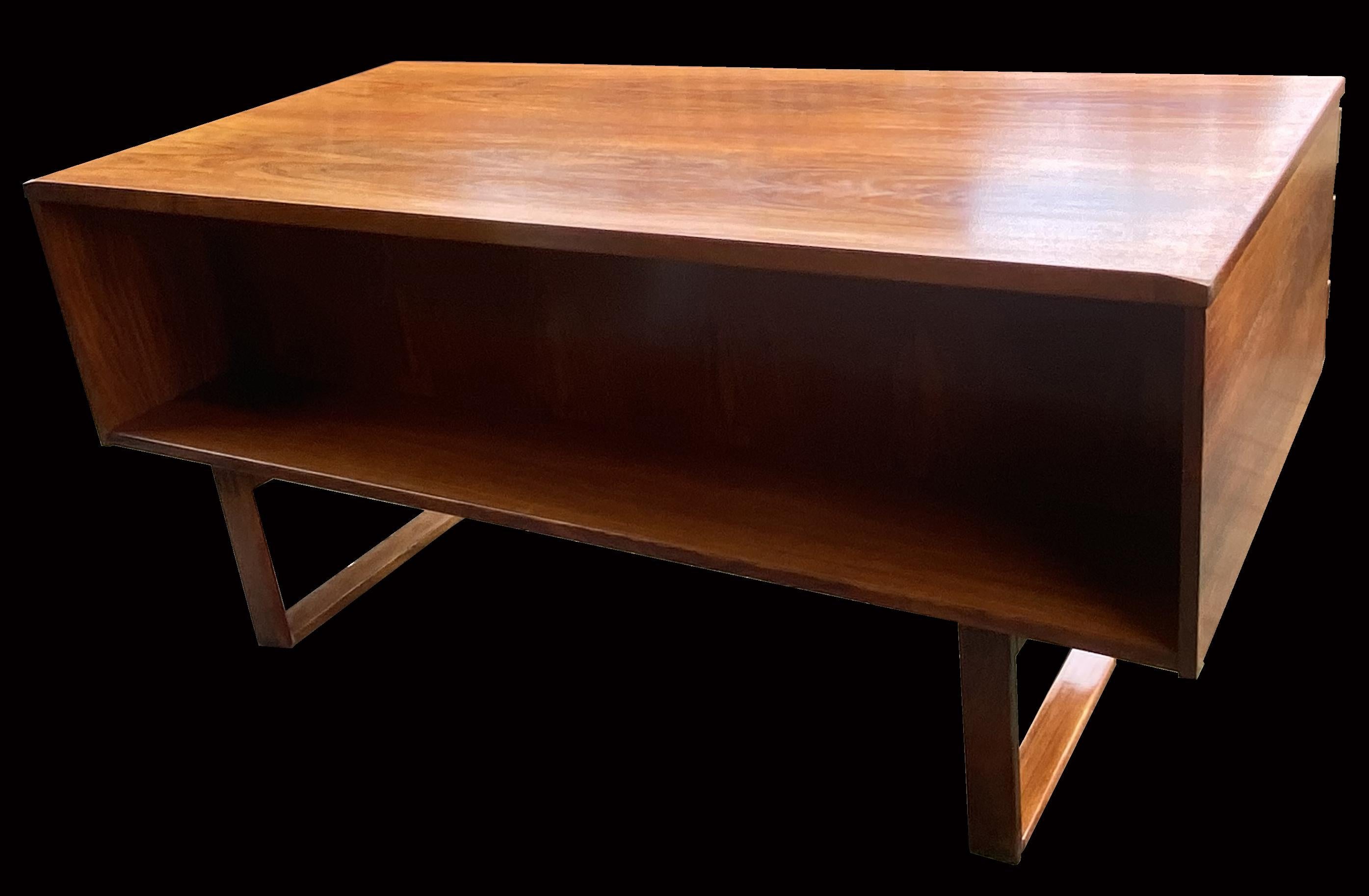 Scandinavian Modern Rosewood Desk by Thorben Valeur and Henning Jensen