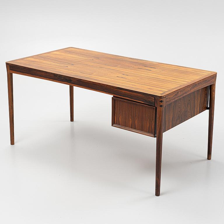 Mid-Century Modern Rosewood desk by Torbjørn Afda For Sale