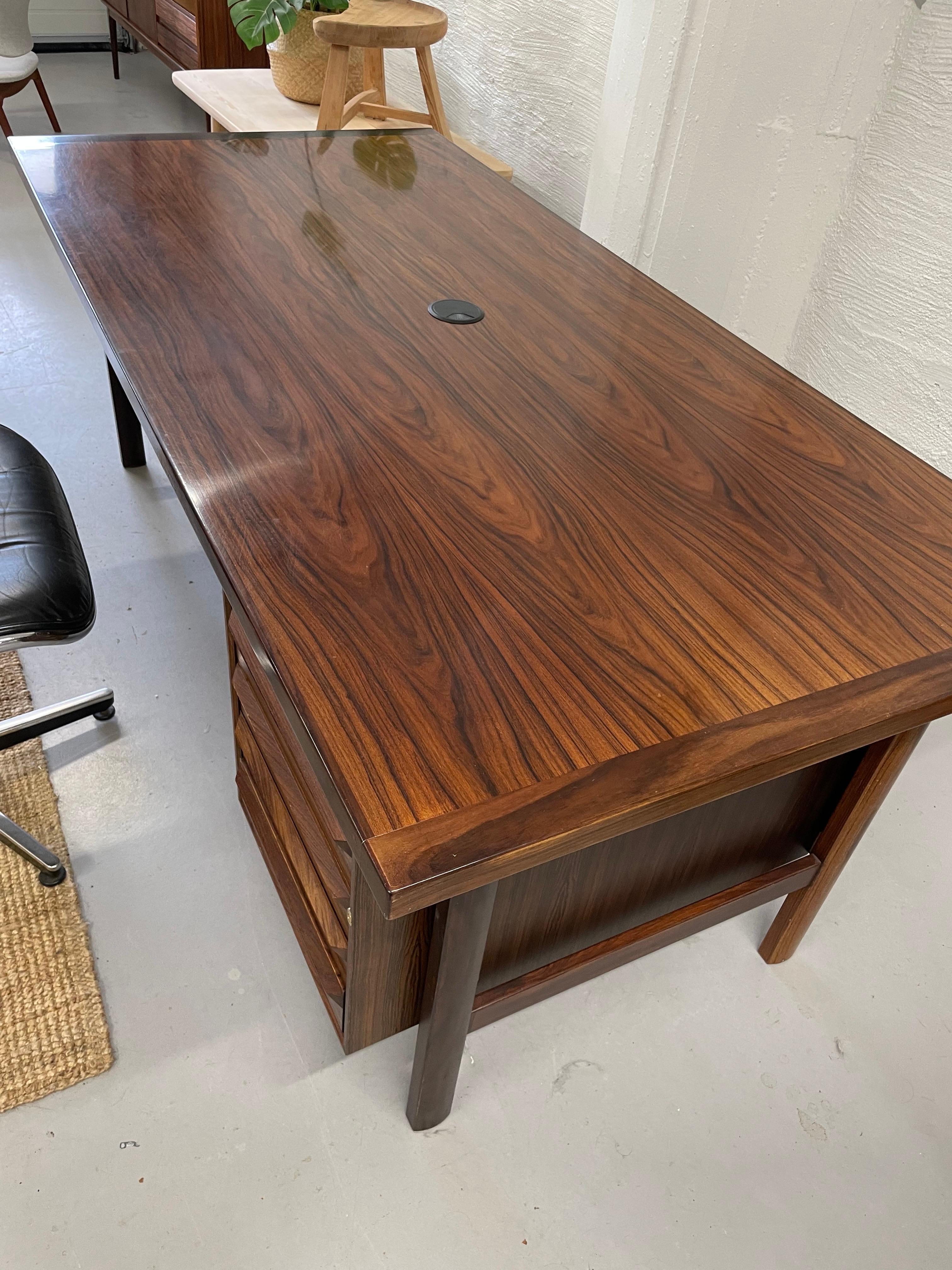 Mid - Century Modern Rosewood Desk by Torbjørn Afdal, Norway 1960s In Good Condition For Sale In Bergen, NO