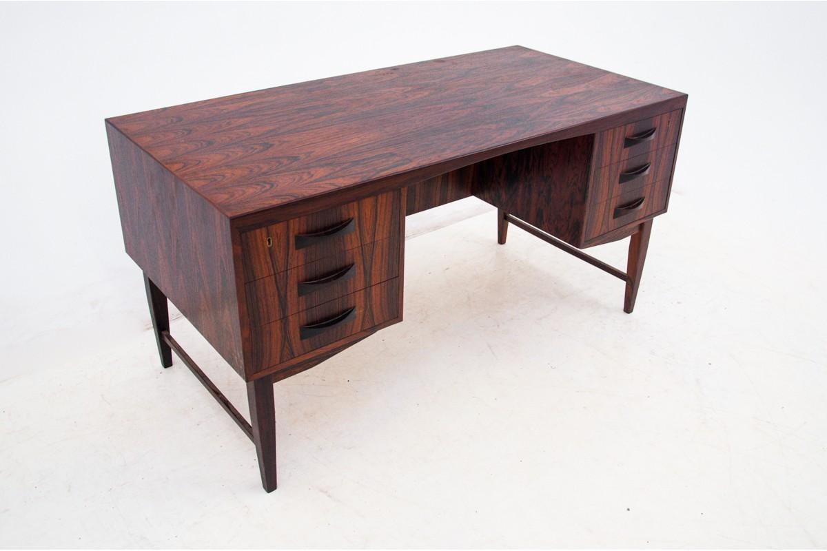 Rosewood Desk, Danish Design, 1960s In Good Condition In Chorzów, PL