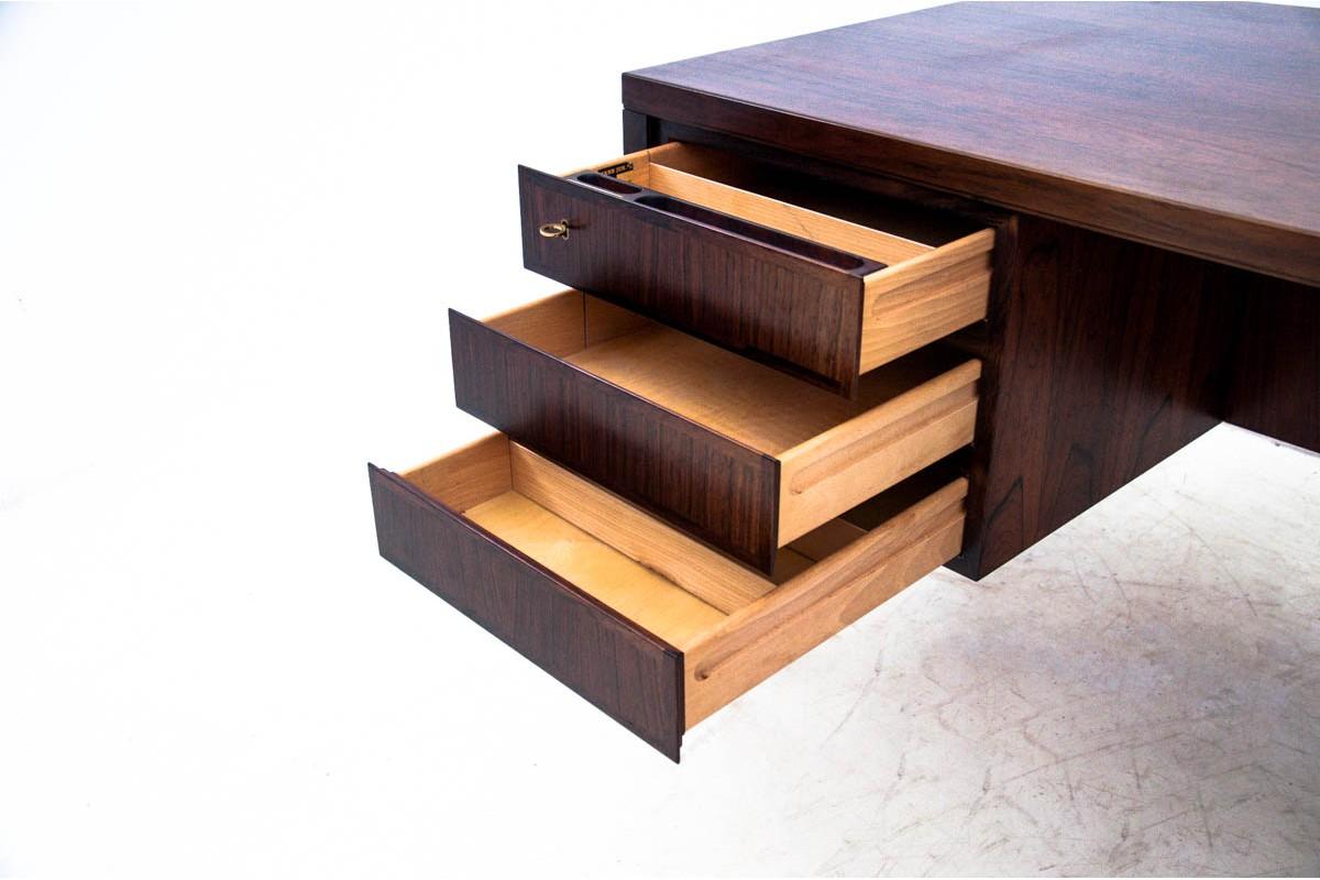 Rosewood Desk, Denmark, 1960s, Design by Omann Jun, Model 77 In Good Condition In Chorzów, PL