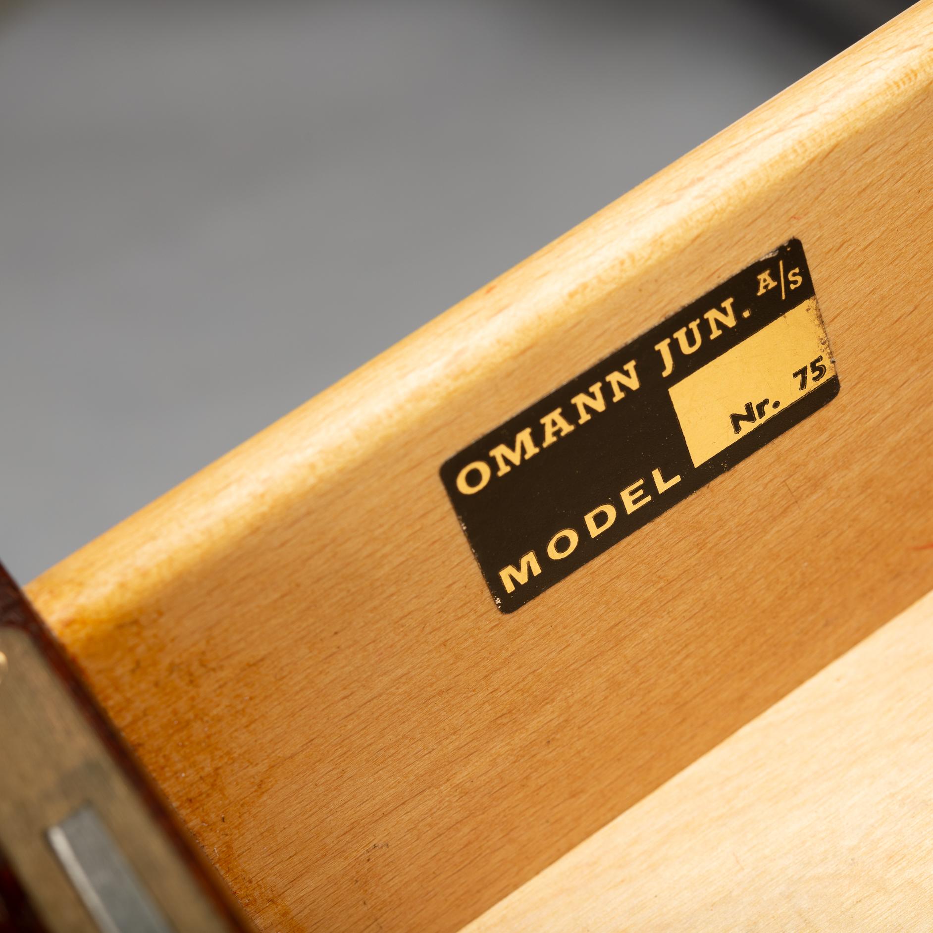 Rosewood Desk Model 75 by Gunni Omann for Omann Jun Møbelfabrik, 1950s In Good Condition In Breda, Netherlands