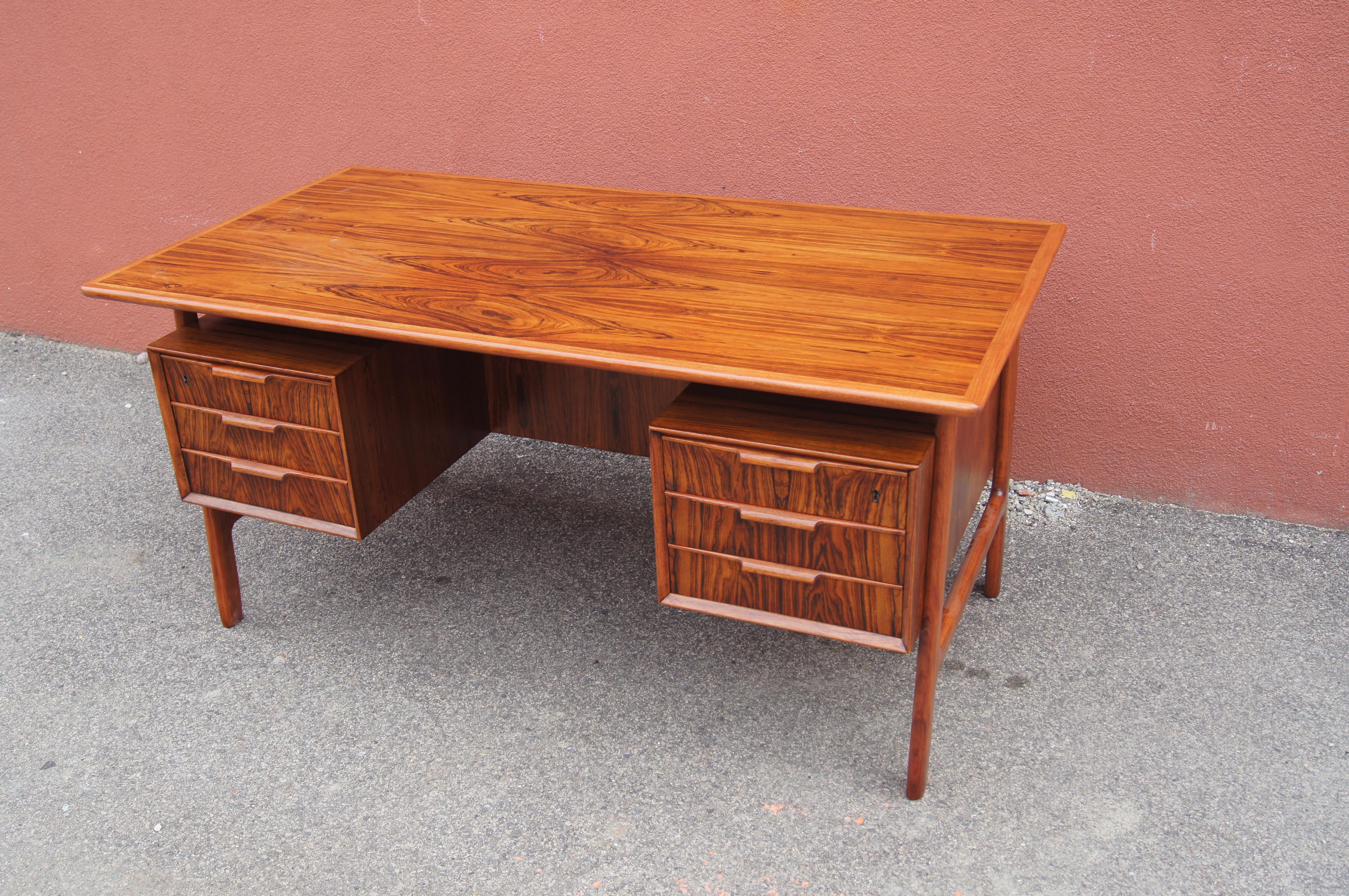 Scandinavian Modern Rosewood Desk, Model 75, by Gunni Omann for Omann Jun Møbelfabrik