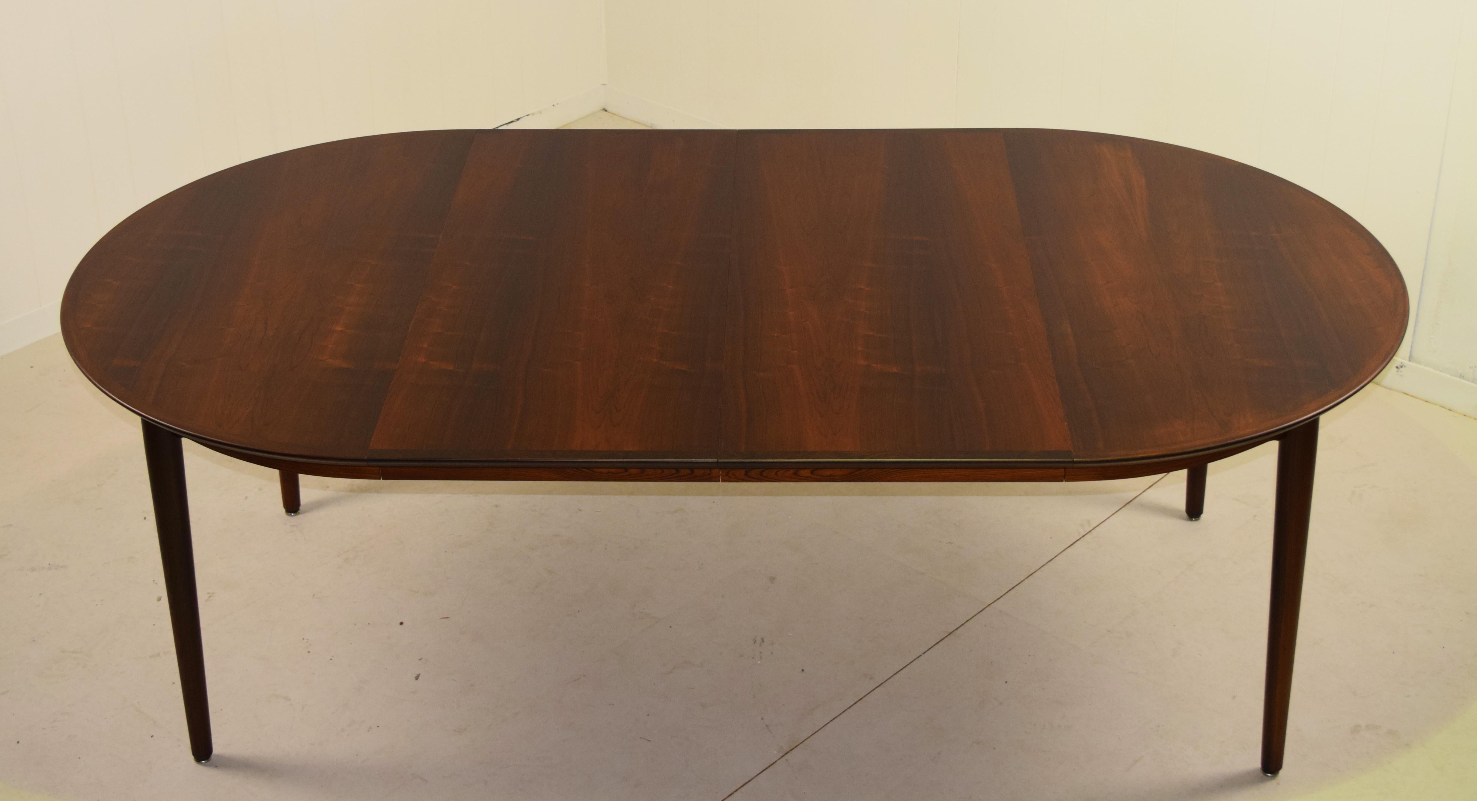 Rosewood with premium condition lacquered surface in outstanding condition. Measures 47