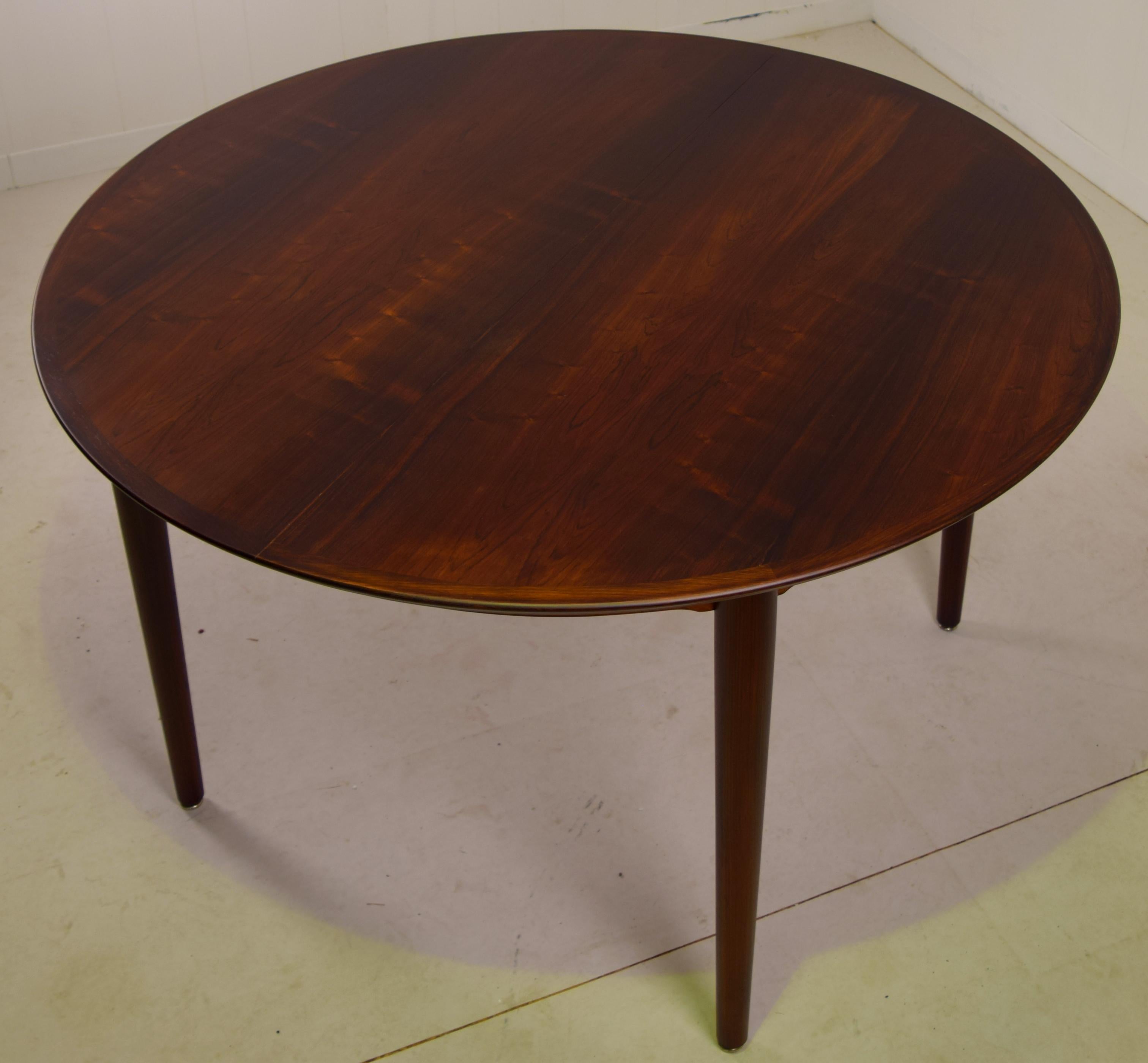 Mid-20th Century Rosewood Dining Table by Arne Vodder