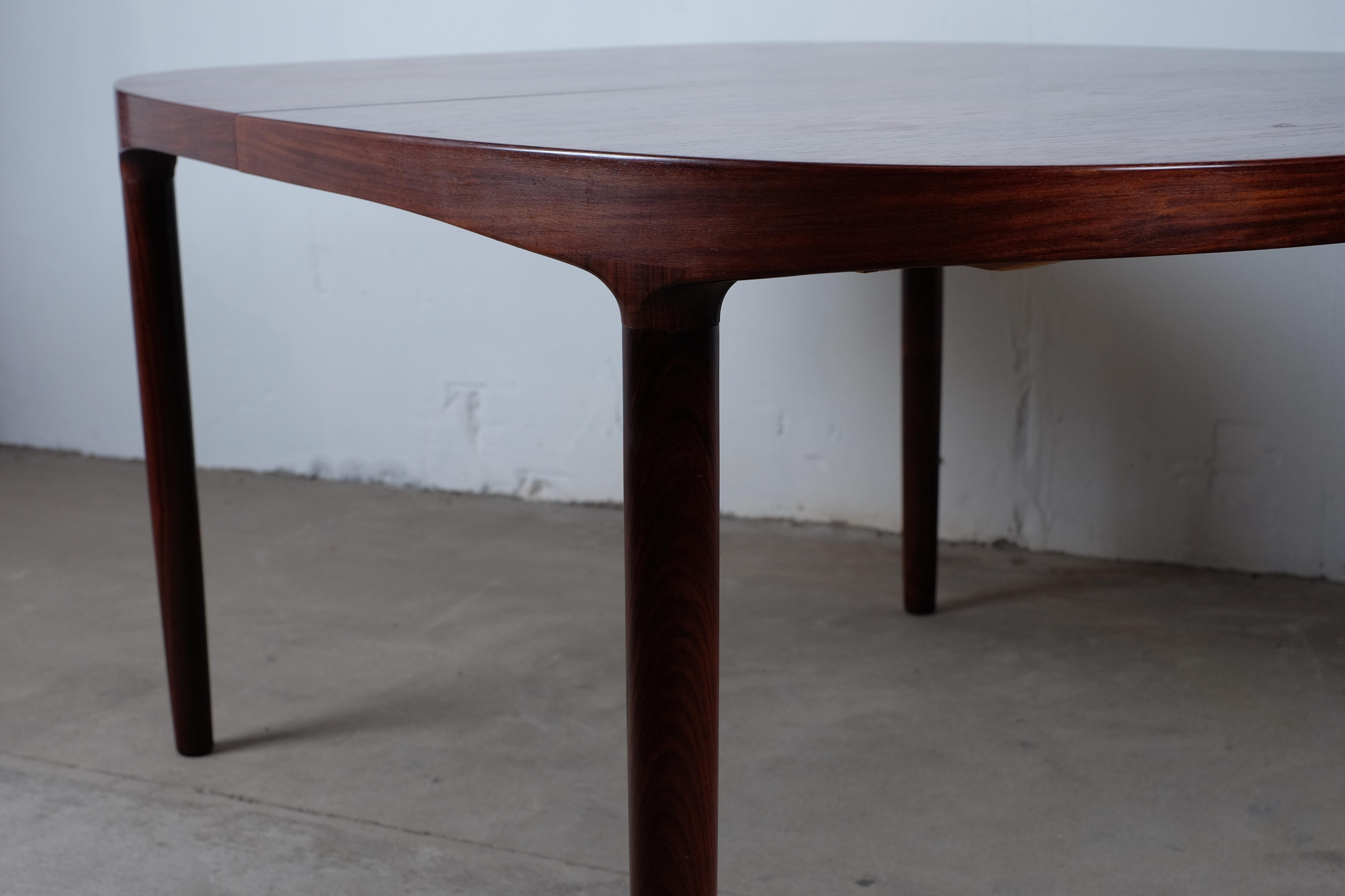 Mid-20th Century Rosewood Dining Table by Danish Designer Harry Østergaard