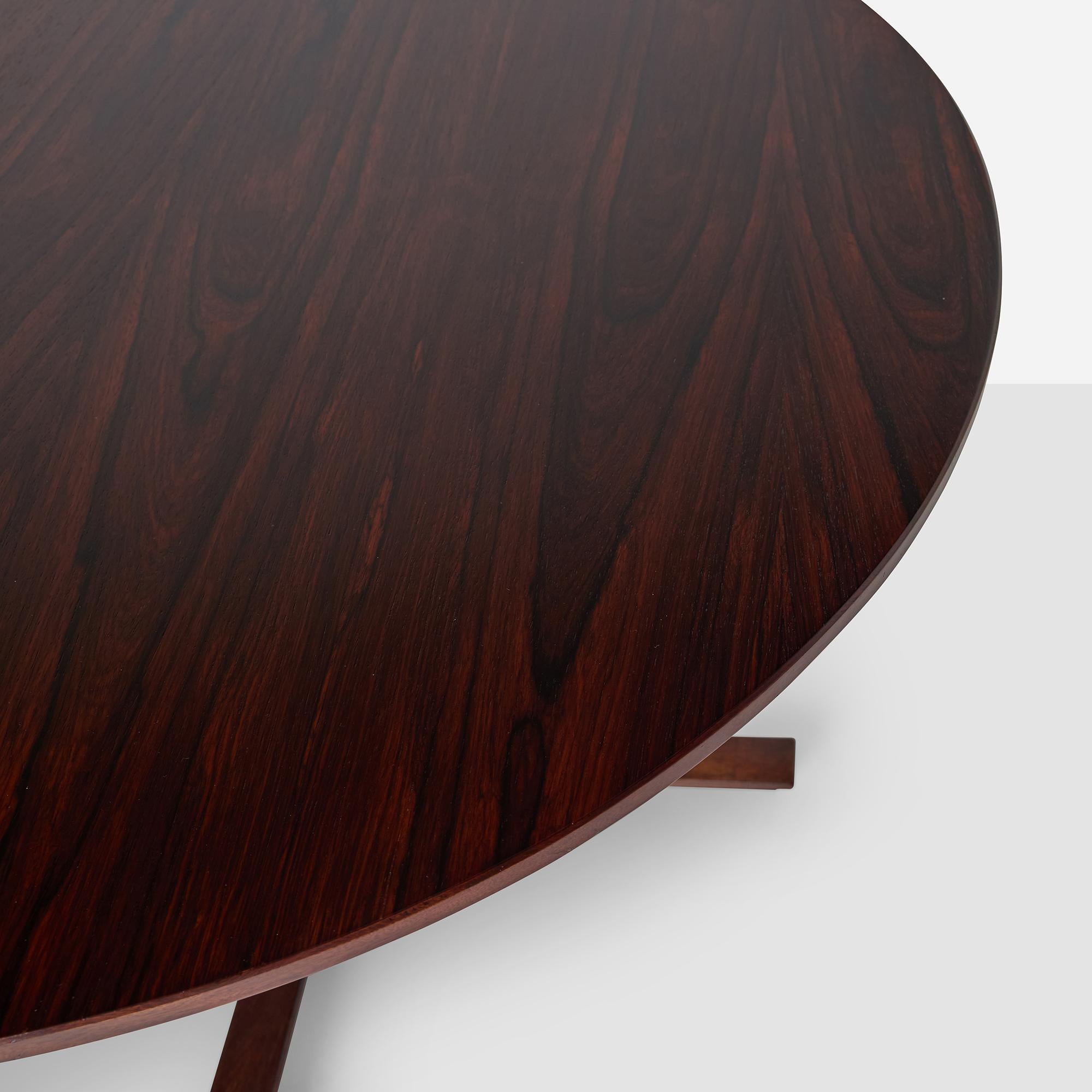 Bois de rose Table de salle à manger en bois de rose par Gianfranco Frattini en vente