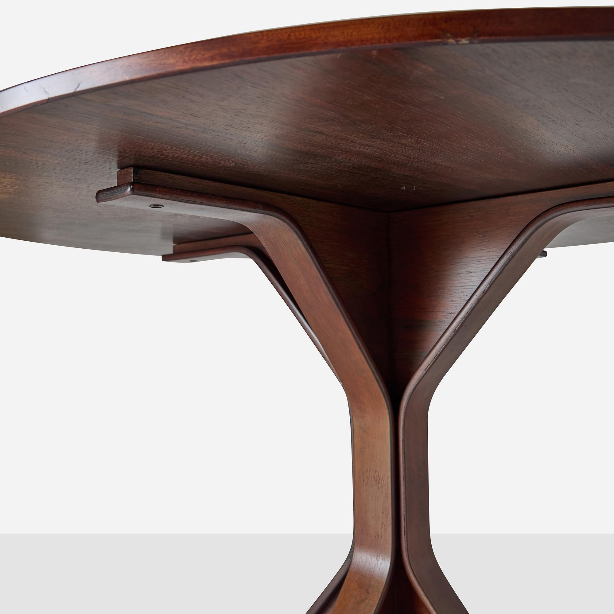 Table de salle à manger en bois de rose par Gianfranco Frattini en vente 3