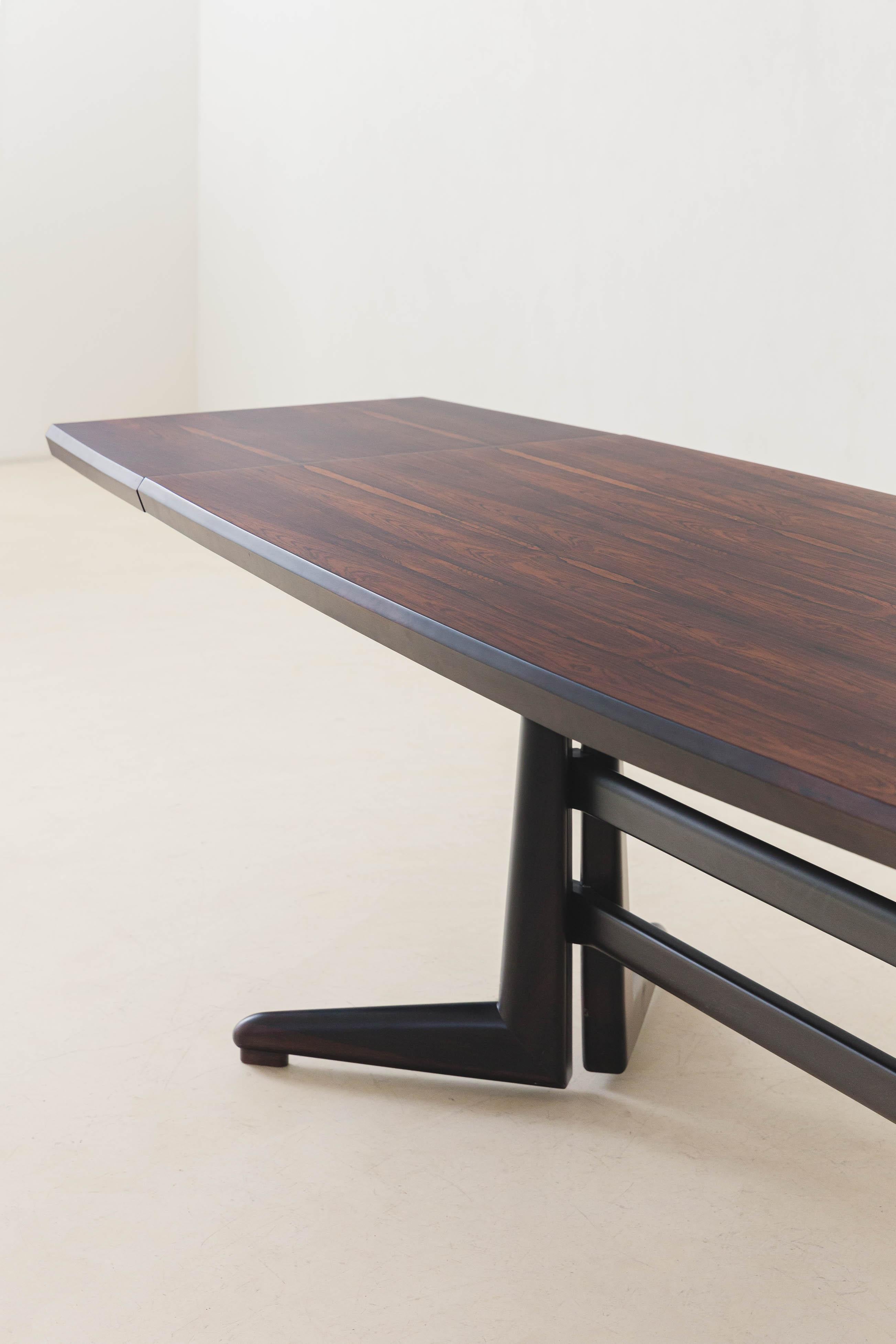 Rosewood Dining Table by Jean Gillon, Italma, 1960s, Brazilian Midcentury For Sale 4