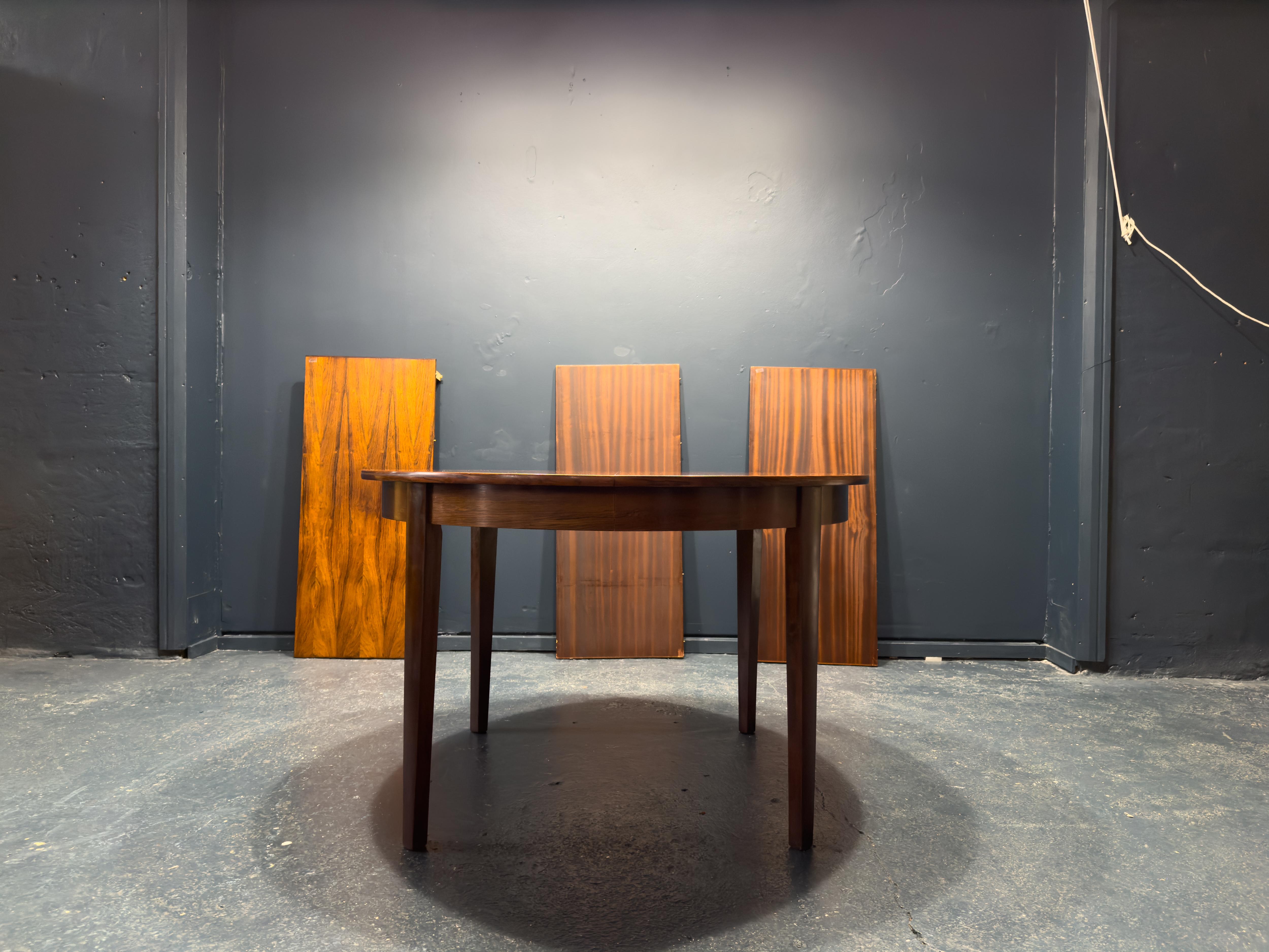 Wood Round Dining Table