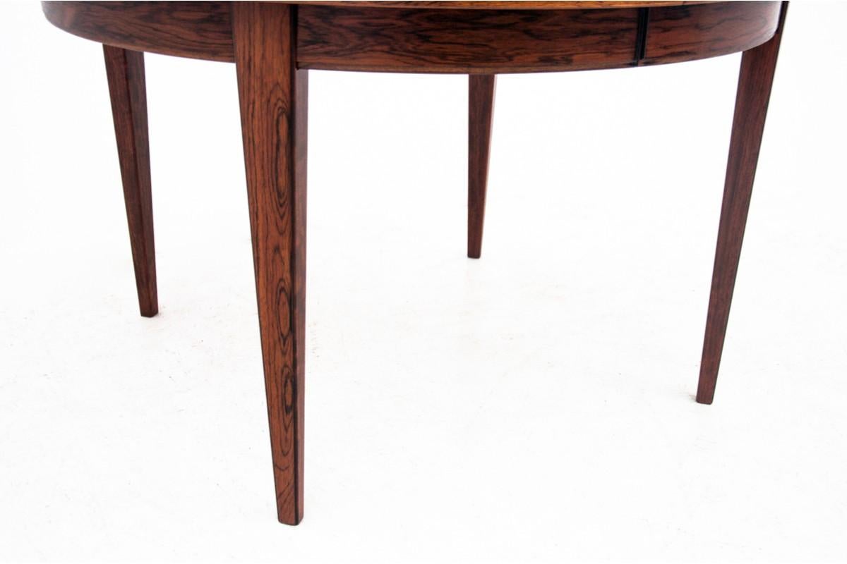 Rosewood dining table with extensions, Denmark, 1960s. Renovated. In Good Condition For Sale In Chorzów, PL