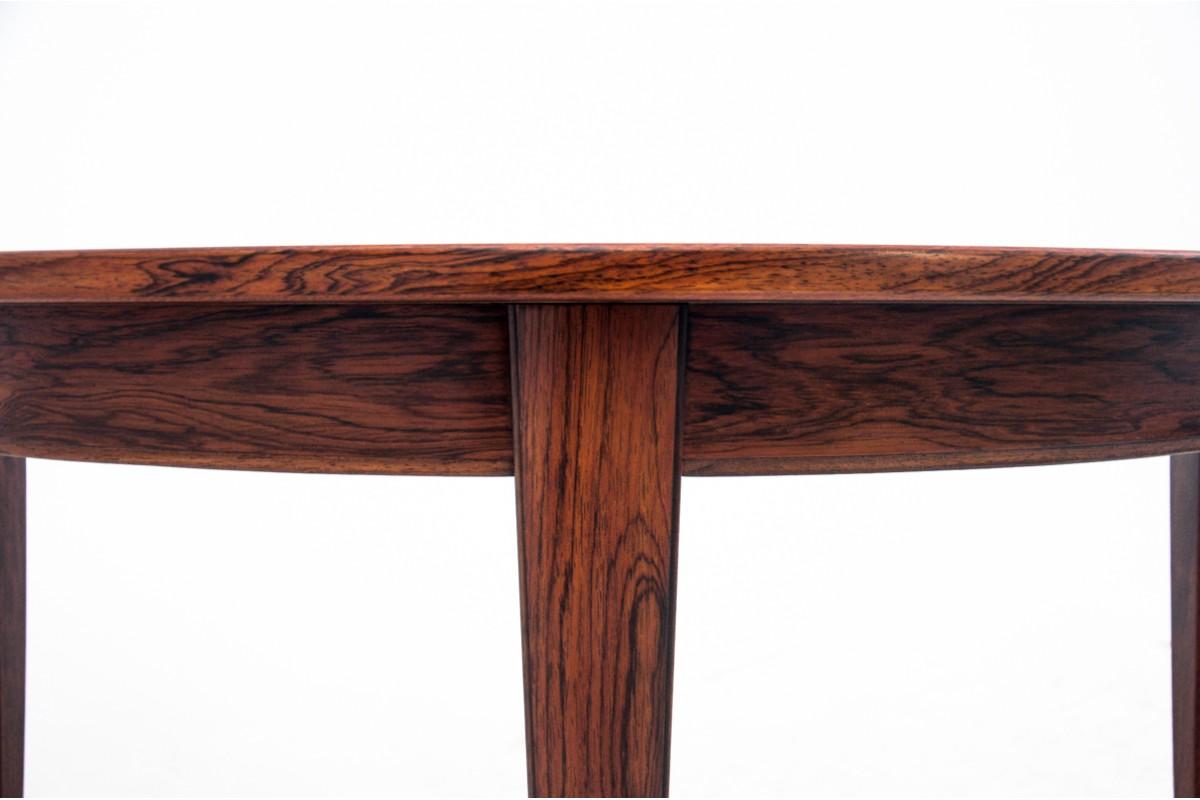 Mid-20th Century Rosewood dining table with extensions, Denmark, 1960s. Renovated. For Sale