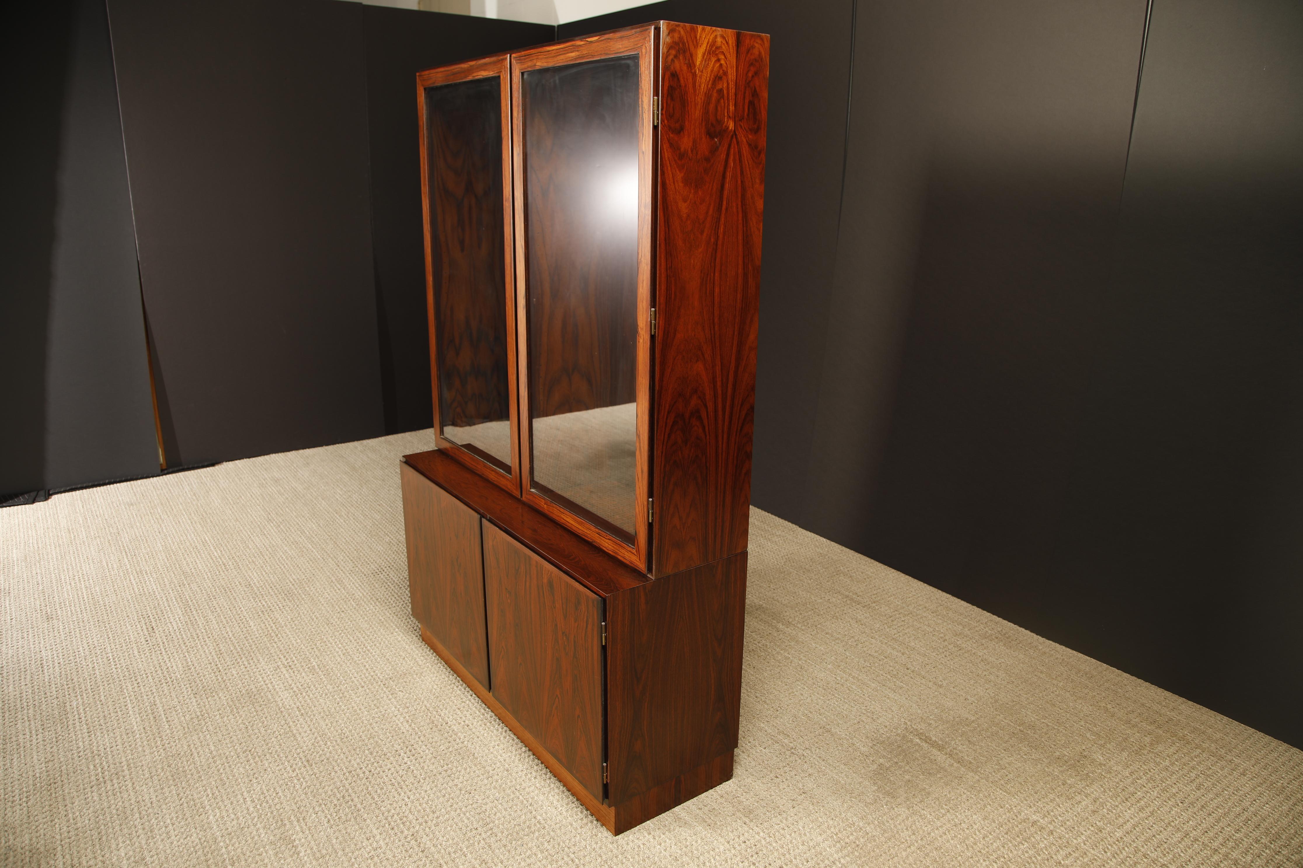 Danish Rosewood Display Cabinet by Gunni Omann for Omann Jun Møbelfabrik 1960s, Signed For Sale