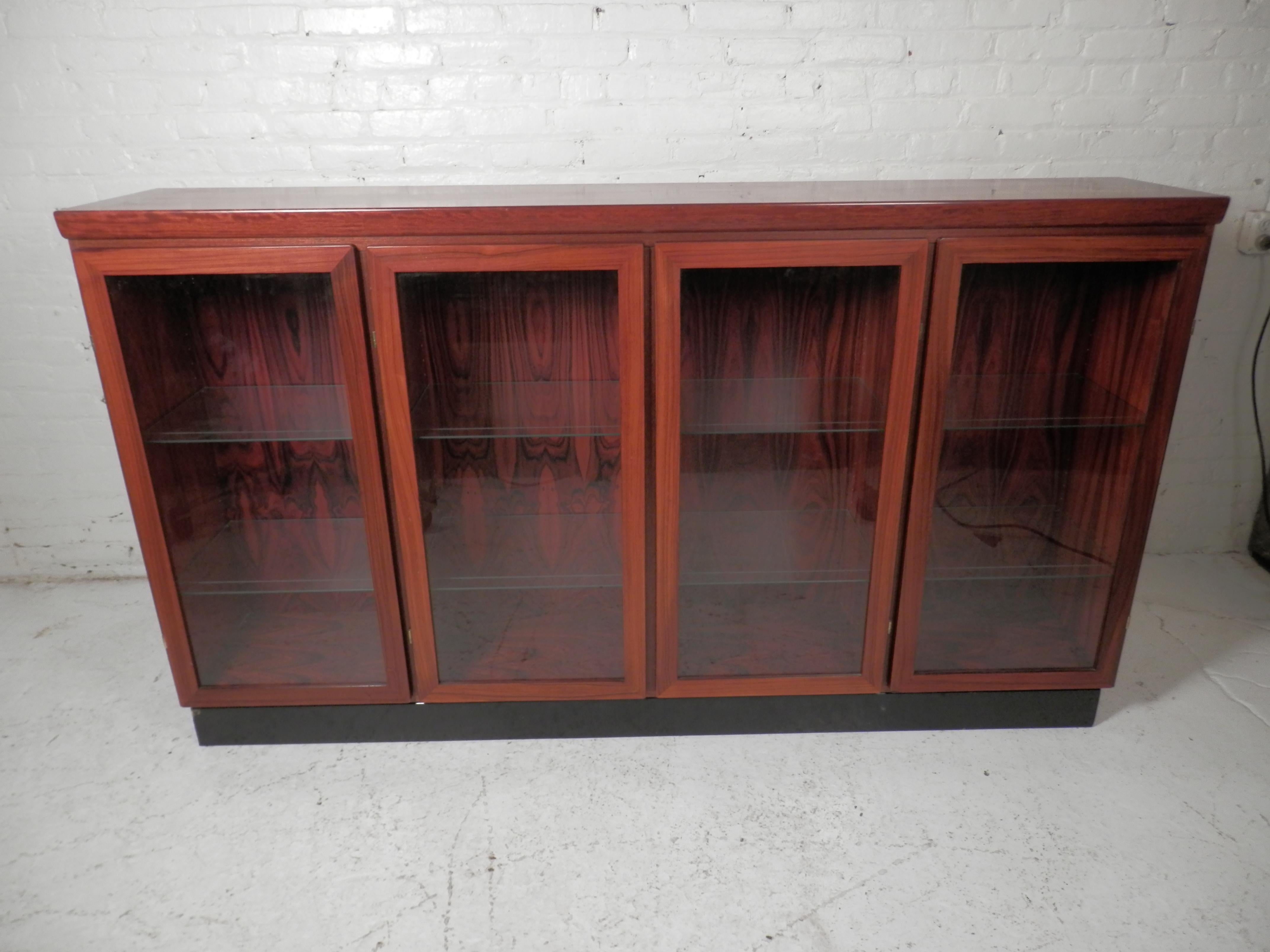 Vitrinenschrank aus Rosenholz von Skovby im Angebot 2