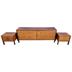 Commode double et tables de nuit en bois de rose, années 1960