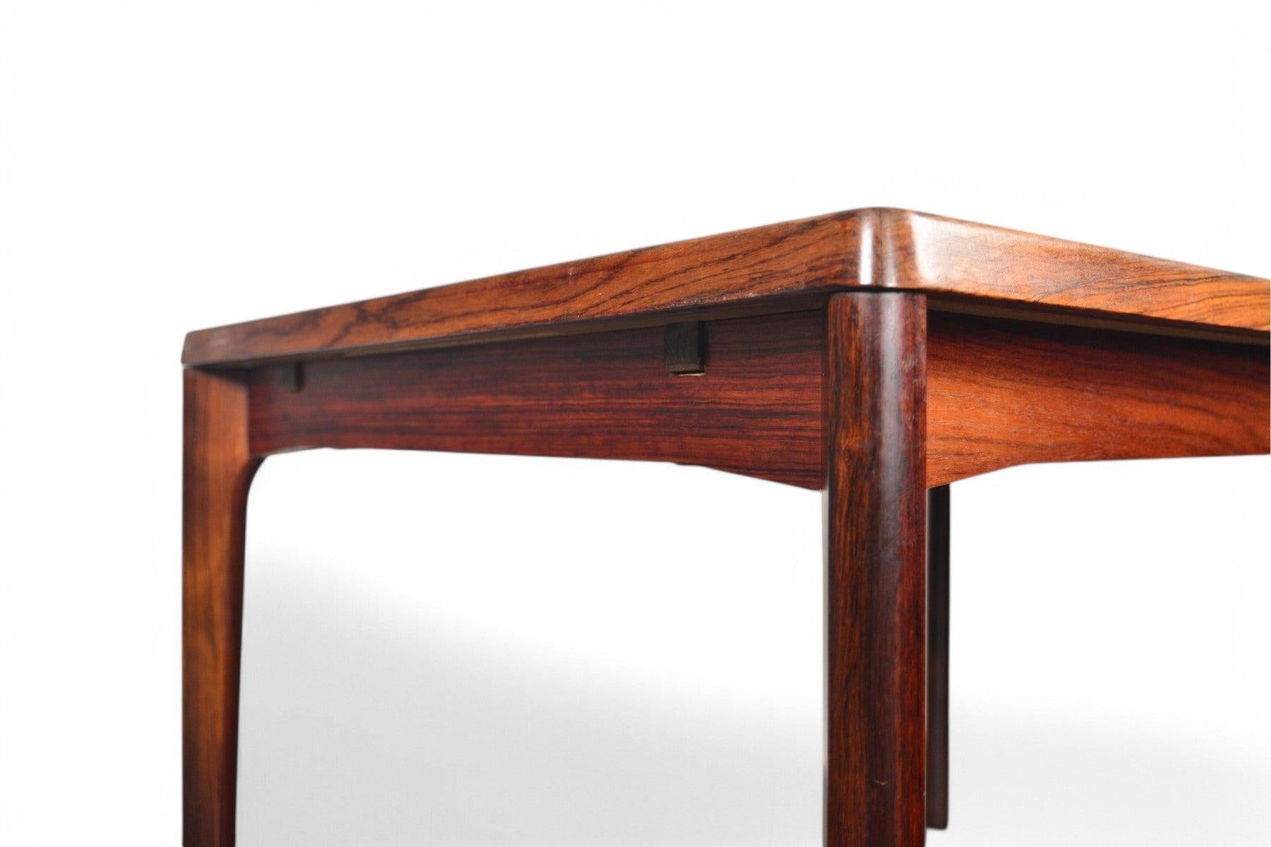 20ième siècle Table de salle à manger Draw Leaf de Henning Kjaernulf en vente