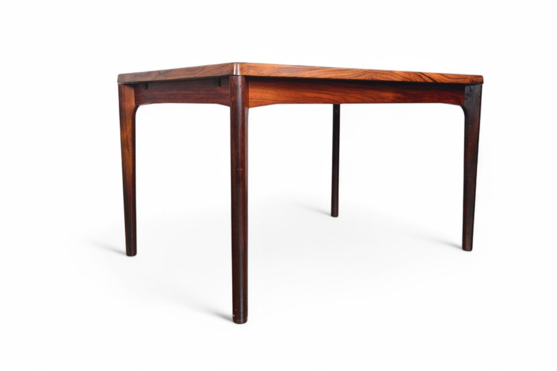 Bois de rose Table de salle à manger Draw Leaf de Henning Kjaernulf en vente