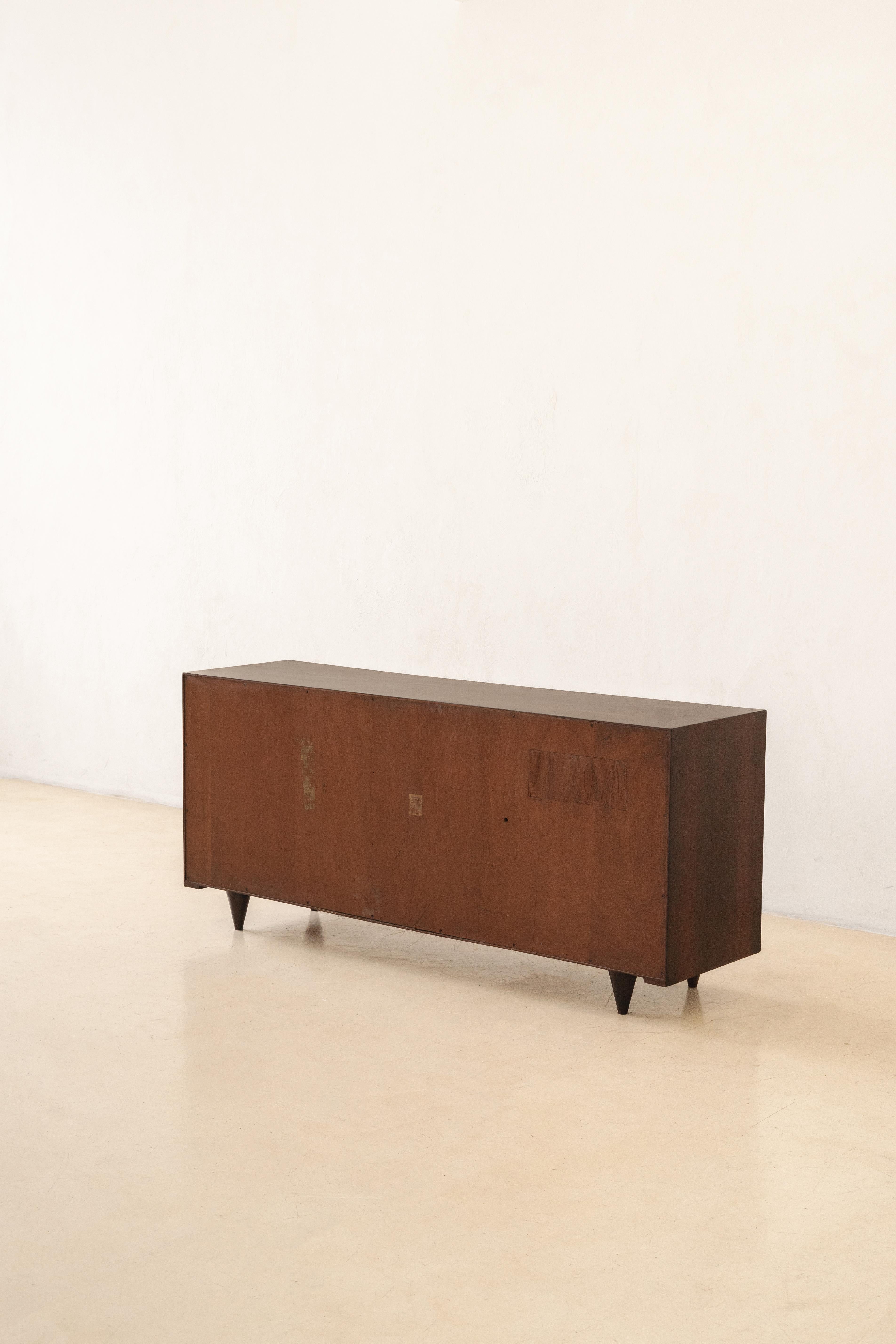 Mid-Century moderno Comò in palissandro di Joaquim Tenreiro, Brasile, metà del secolo scorso, 1950 in vendita