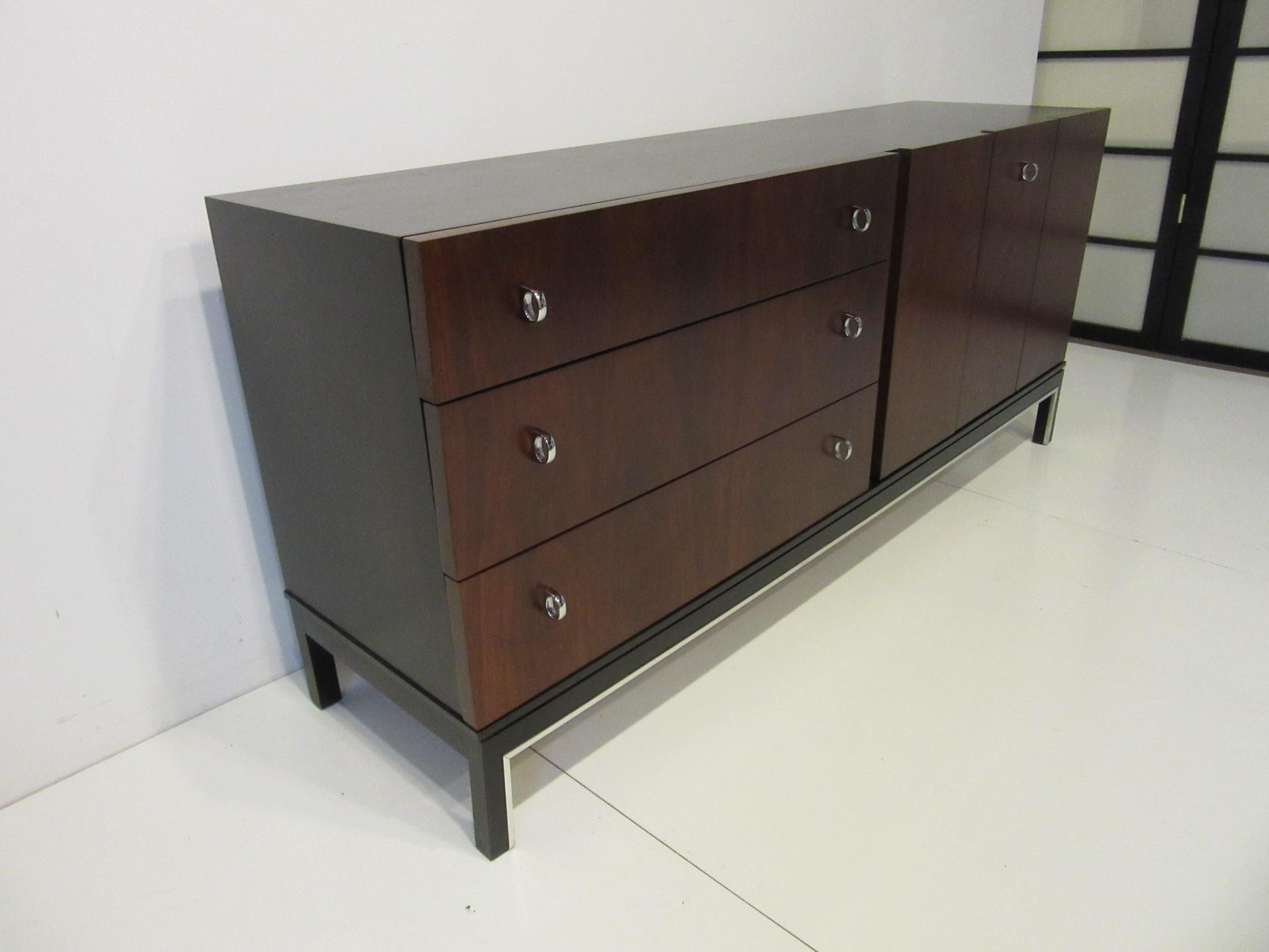 Rosewood Ebony Dresser / Credenza by American of Martinsville In Good Condition In Cincinnati, OH