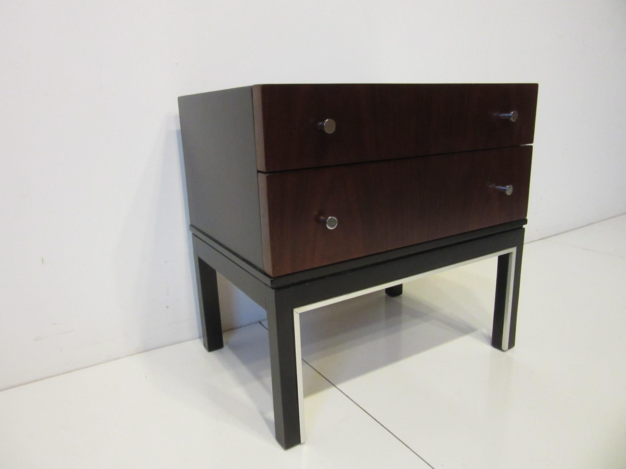 Mid-Century Modern Rosewood Ebony Nightstand / End Table by American of Martinsville For Sale