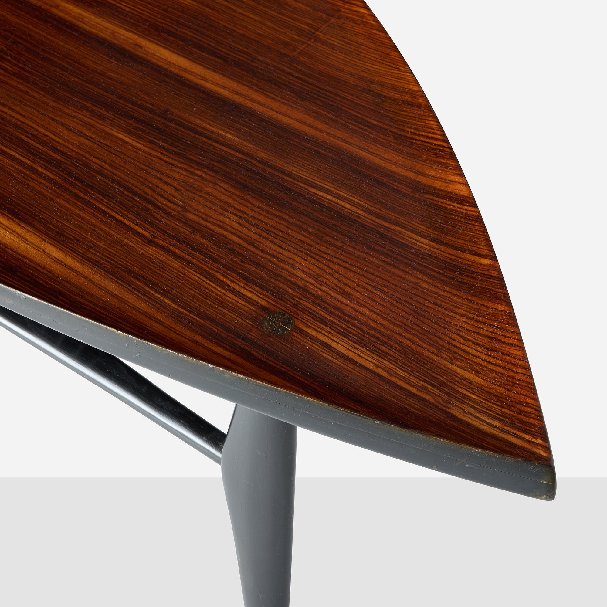 Table d'appoint en bois de rose par Yngve Ekström pour Illums Bolighus en vente 4