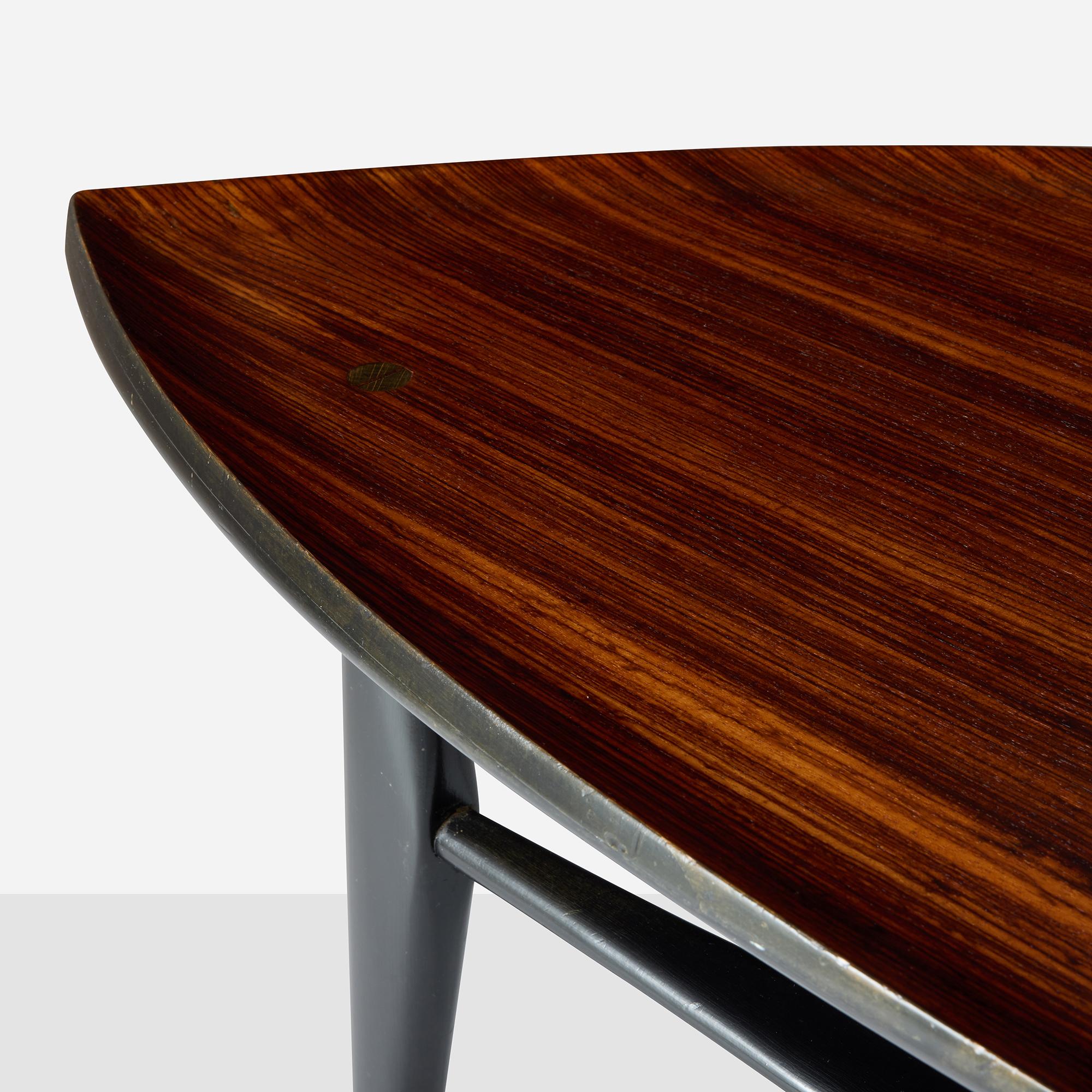 Bois de rose Table d'appoint en bois de rose par Yngve Ekström pour Illums Bolighus en vente