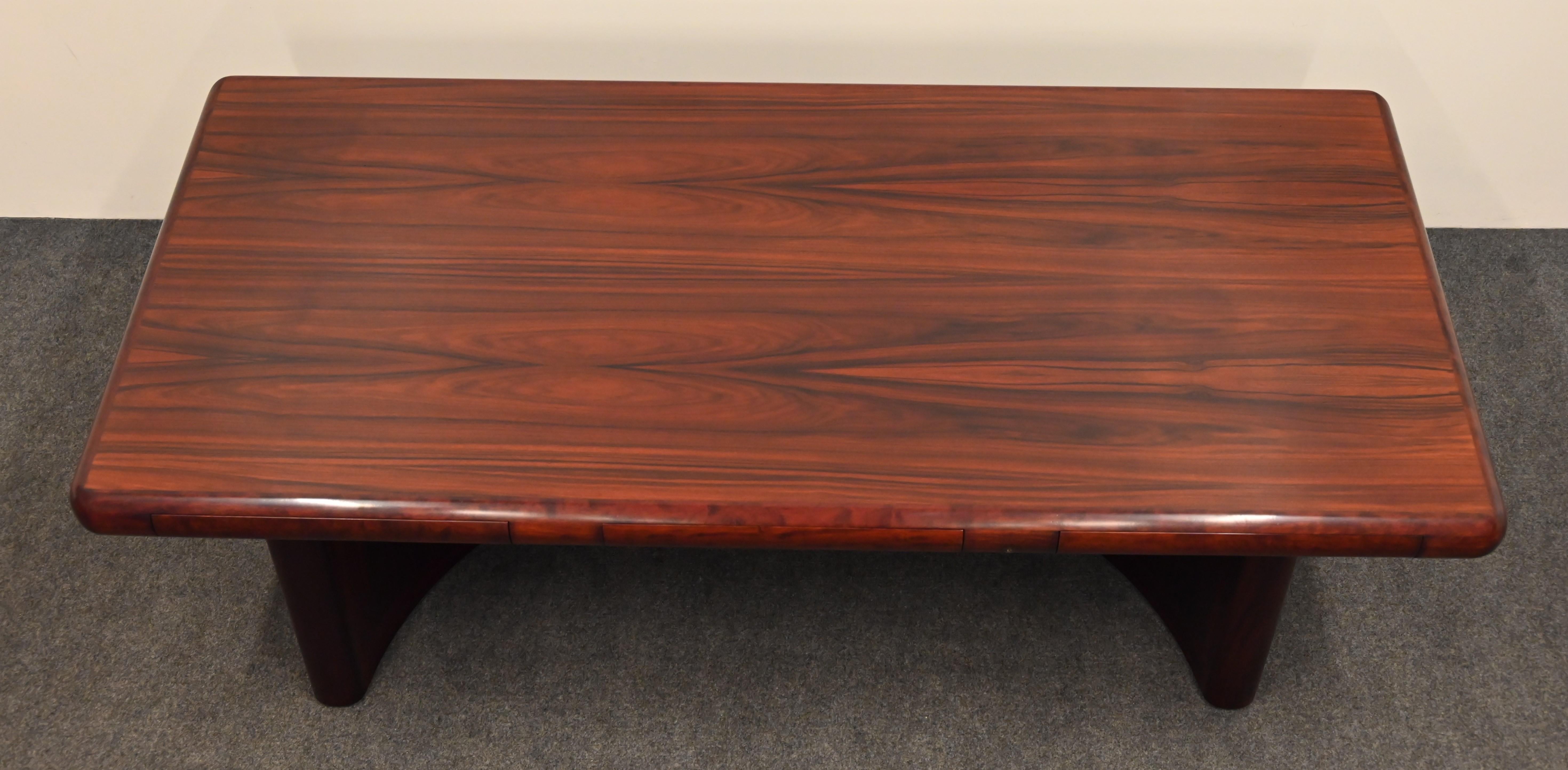 Rosewood Executive Desk by Dyrlund, 1970s In Good Condition In Hamburg, PA