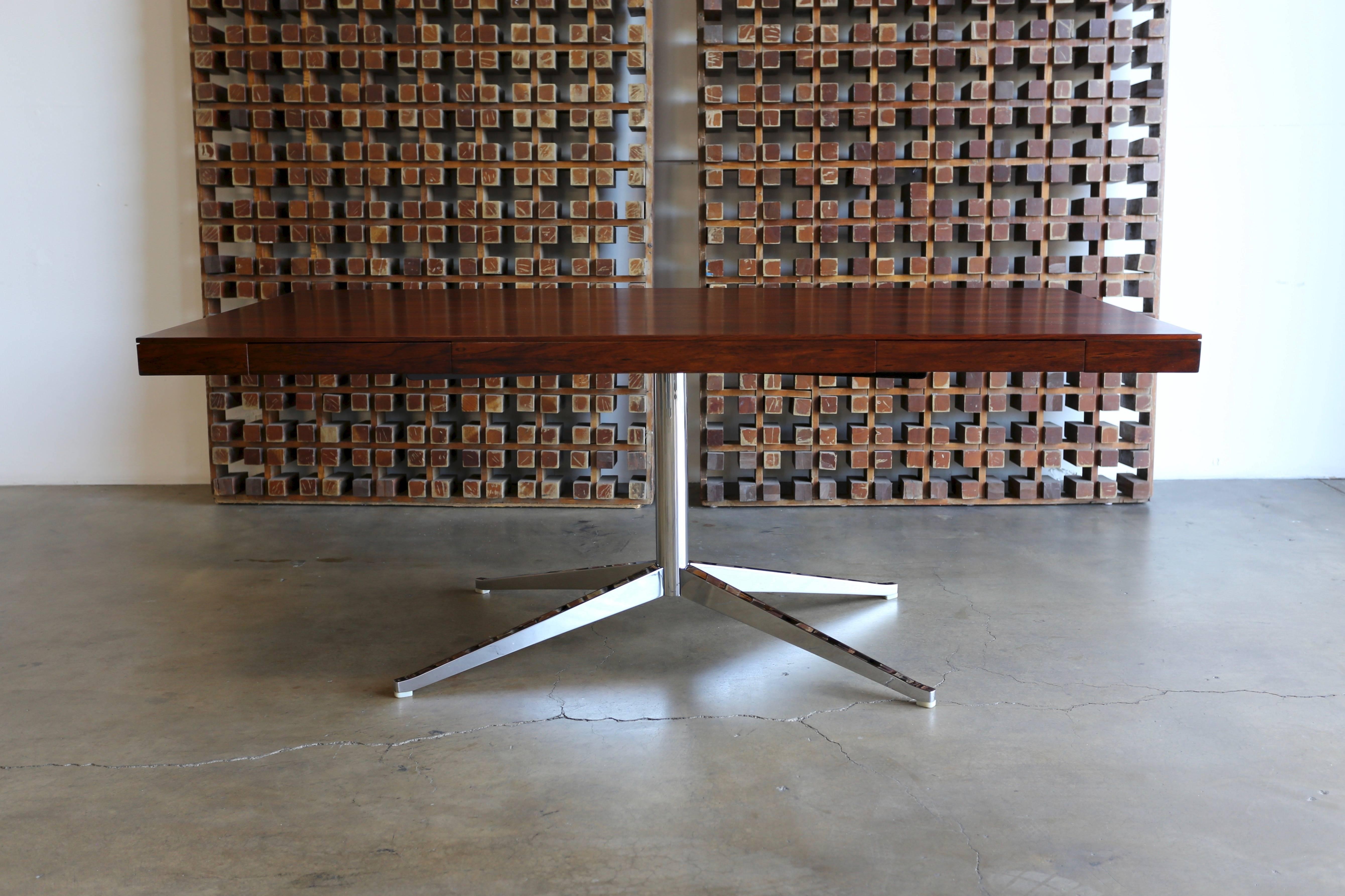 Rosewood Executive Desk by Florence Knoll In Good Condition In Costa Mesa, CA