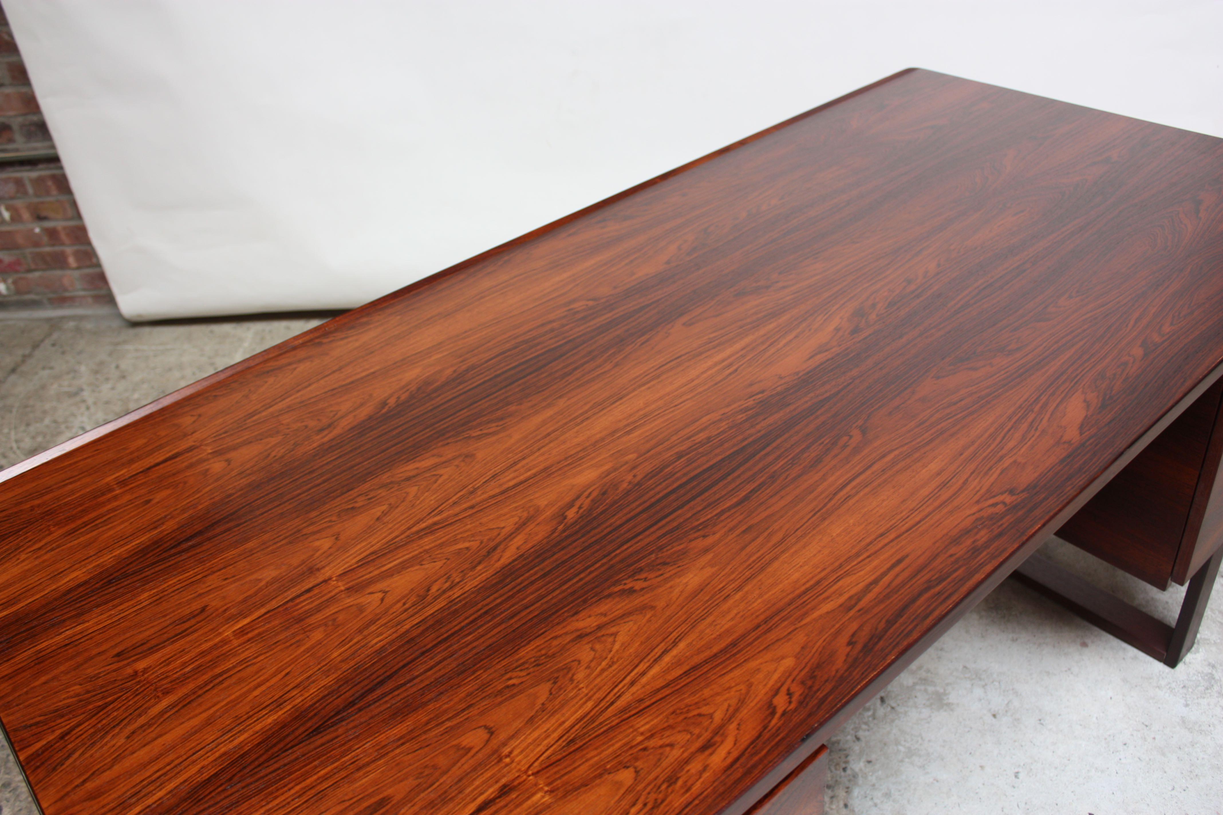 Mid-20th Century Rosewood Executive Desk by Henning Jensen and Torben Valeur for Dyrlund