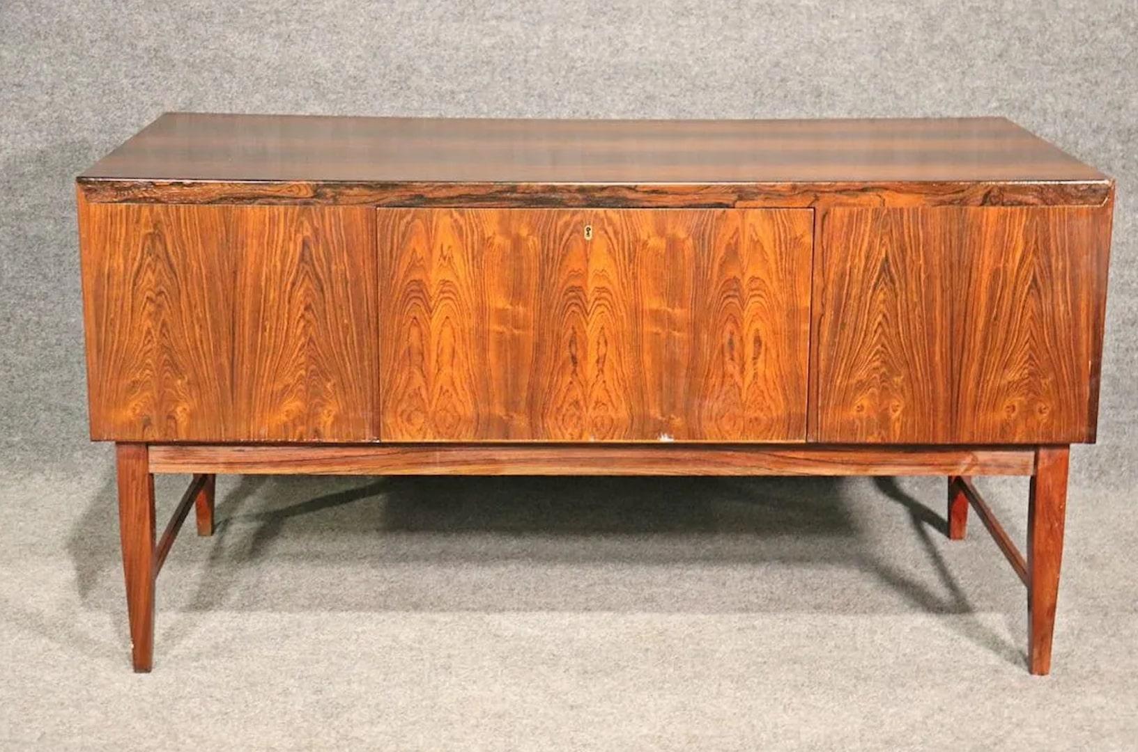 Mid-Century Modern Rosewood Executive Desk For Sale