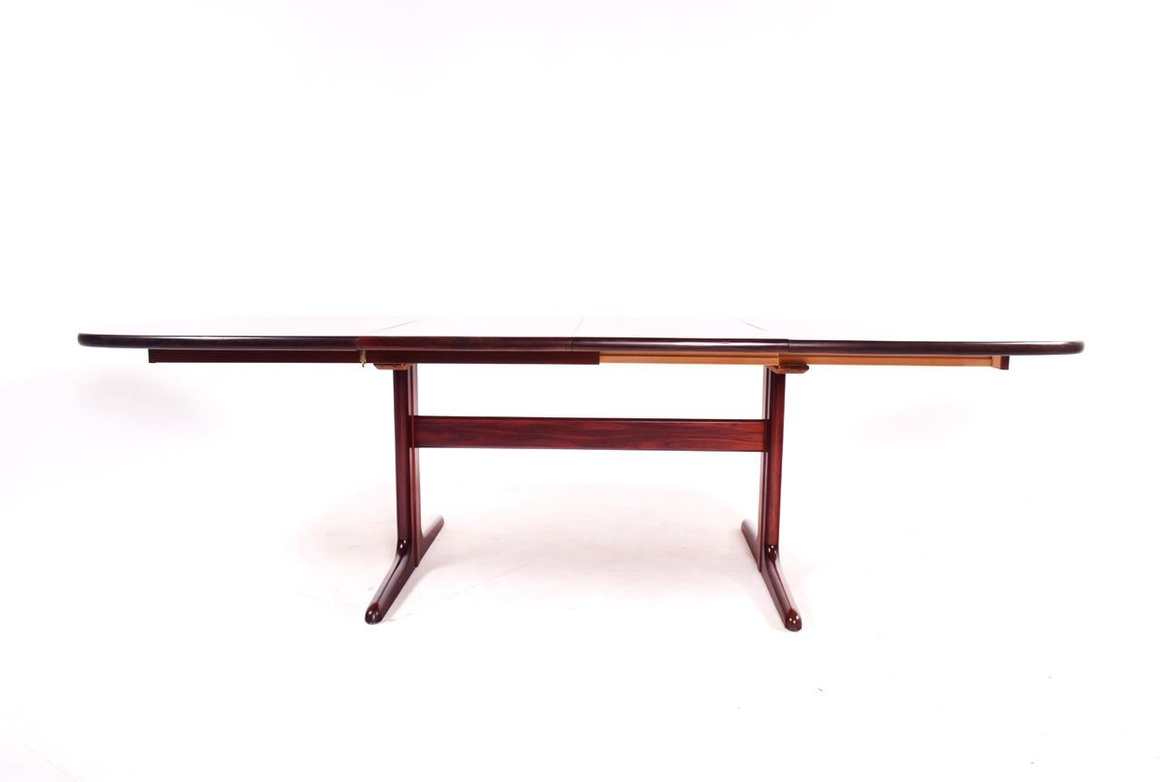 Rosewood Extending Dining Table by Farstrup In Good Condition In Lisboa, Lisboa