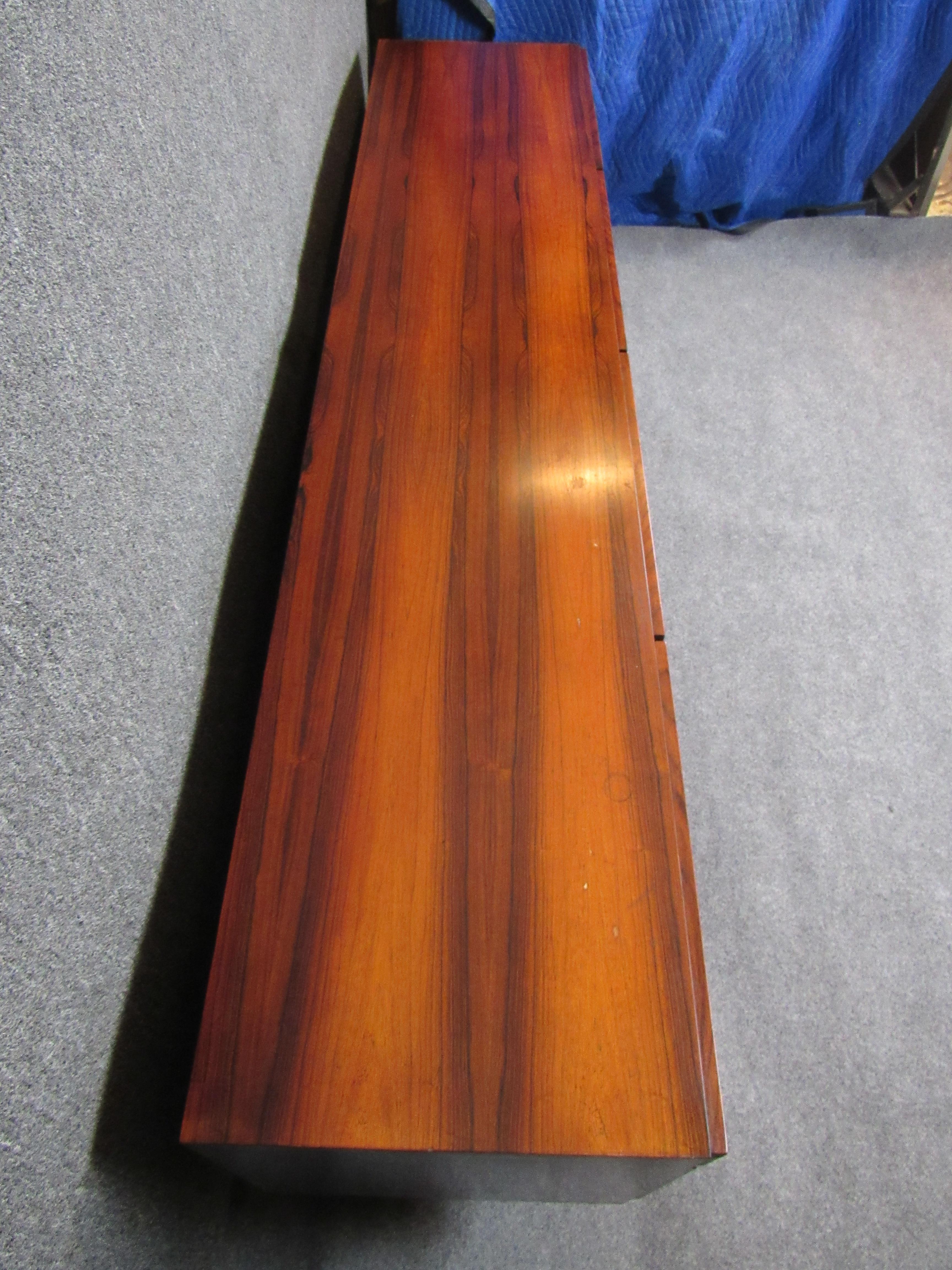 Rosewood FA-66 Sideboard by Ib Kofod-Larsen for Faarup Möbelfabrik For Sale 7