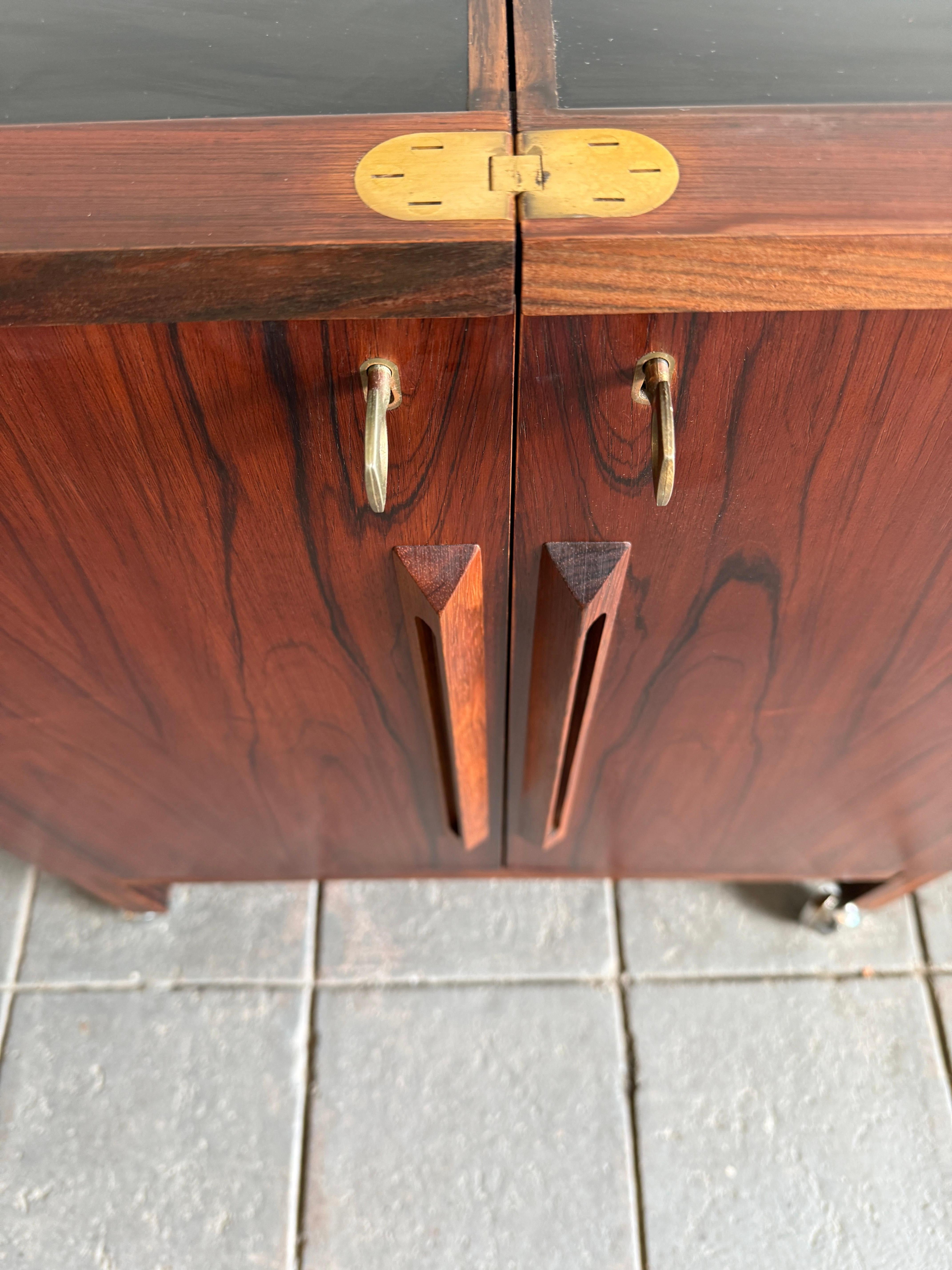 Carrito de bar abatible de palisandro Por Torbjørn Afdal para Bruksbo Noruega en venta 3