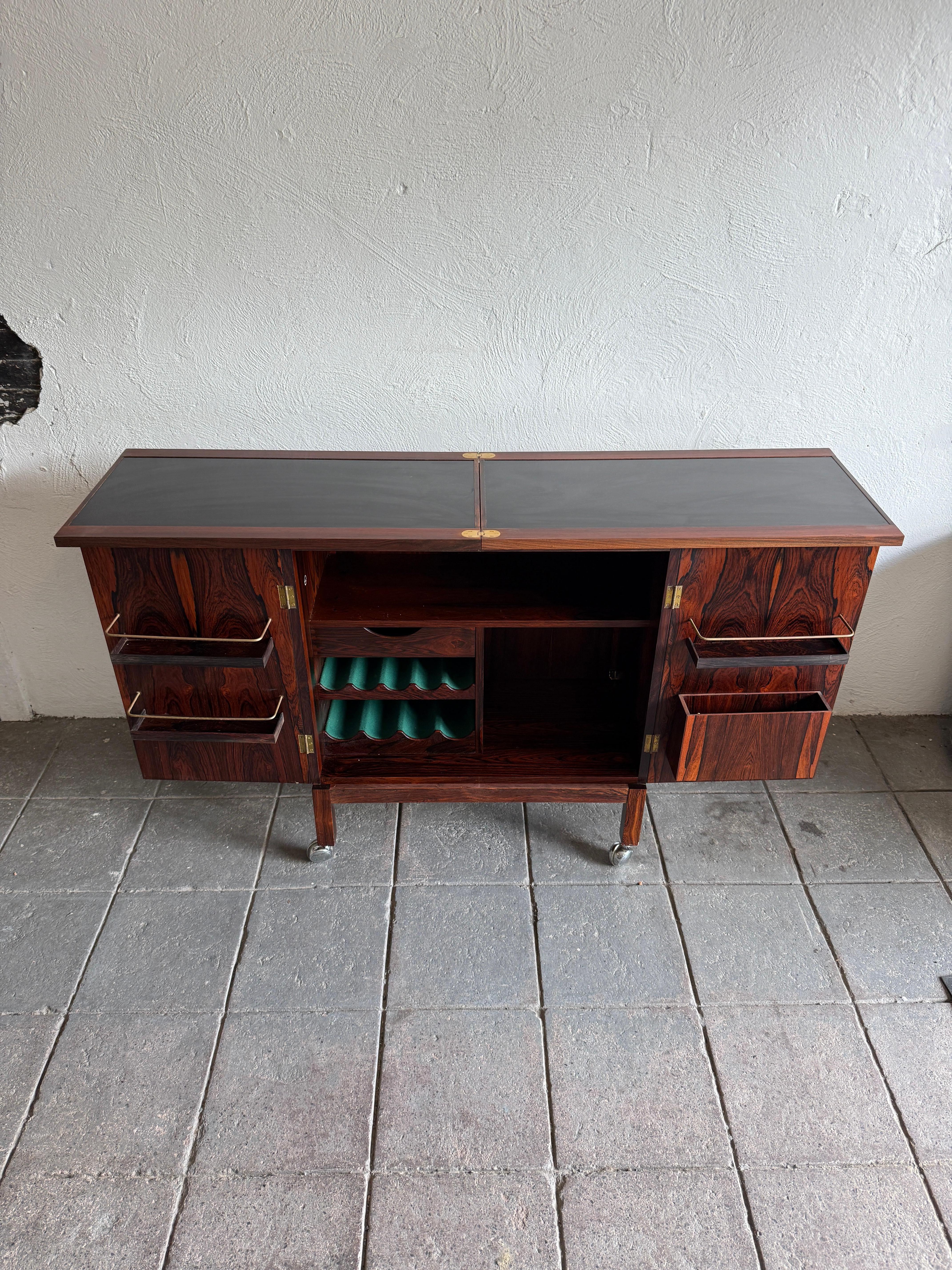 Carrito de bar abatible de palisandro Por Torbjørn Afdal para Bruksbo Noruega Noruego en venta
