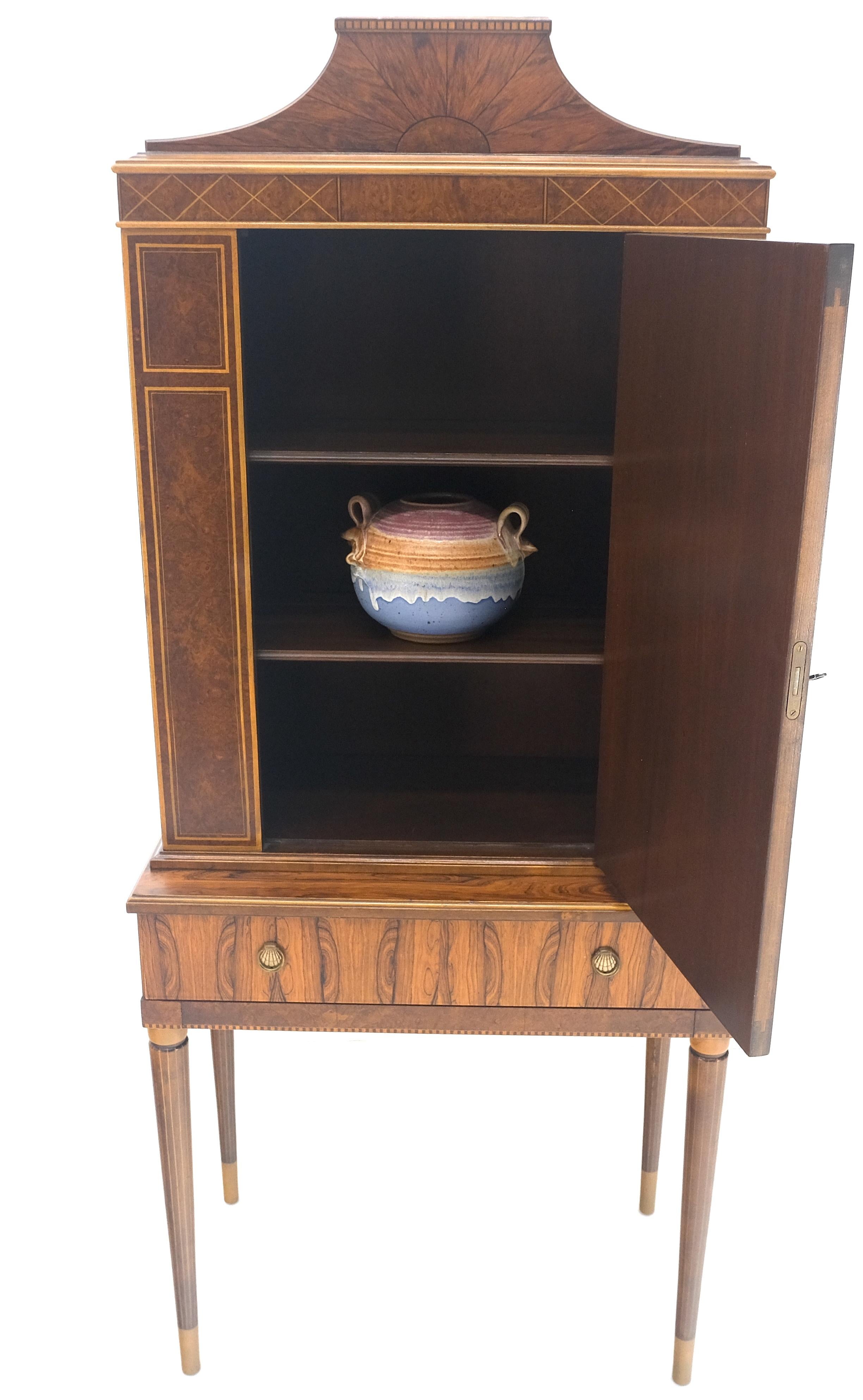 Palissandro francese Art Deco con gambe affusolate, credenza, buffet, armadio a muro MINT! in vendita 9