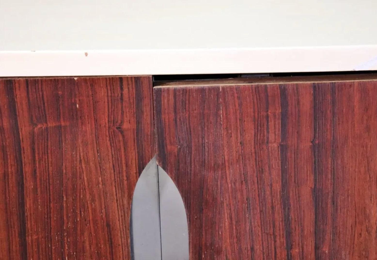 Rosewood Front Mid-Century Dresser In Good Condition For Sale In Brooklyn, NY
