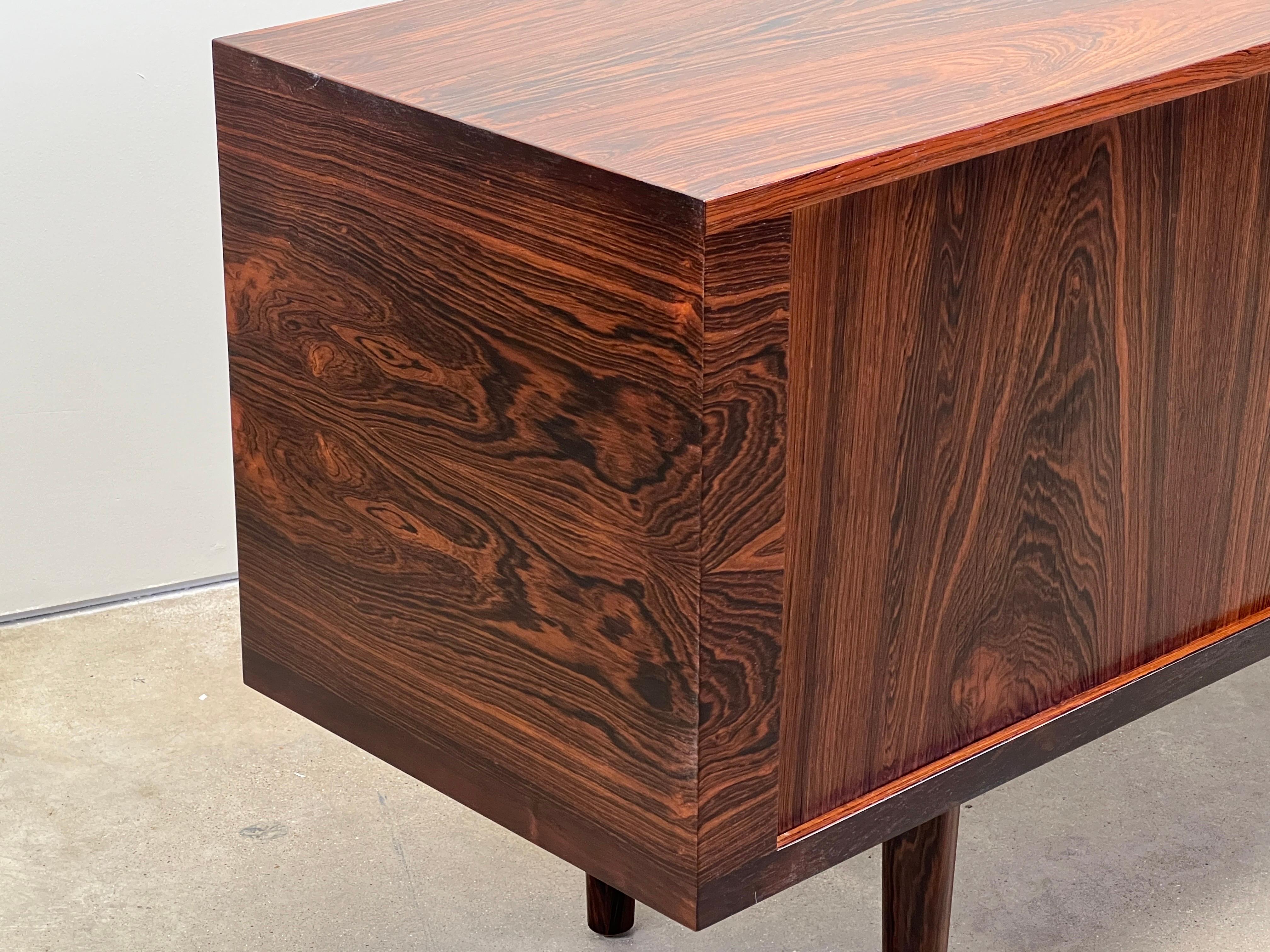 Rosewood Hans Wegner RY-25 Credenza for Ry Mobler For Sale 6