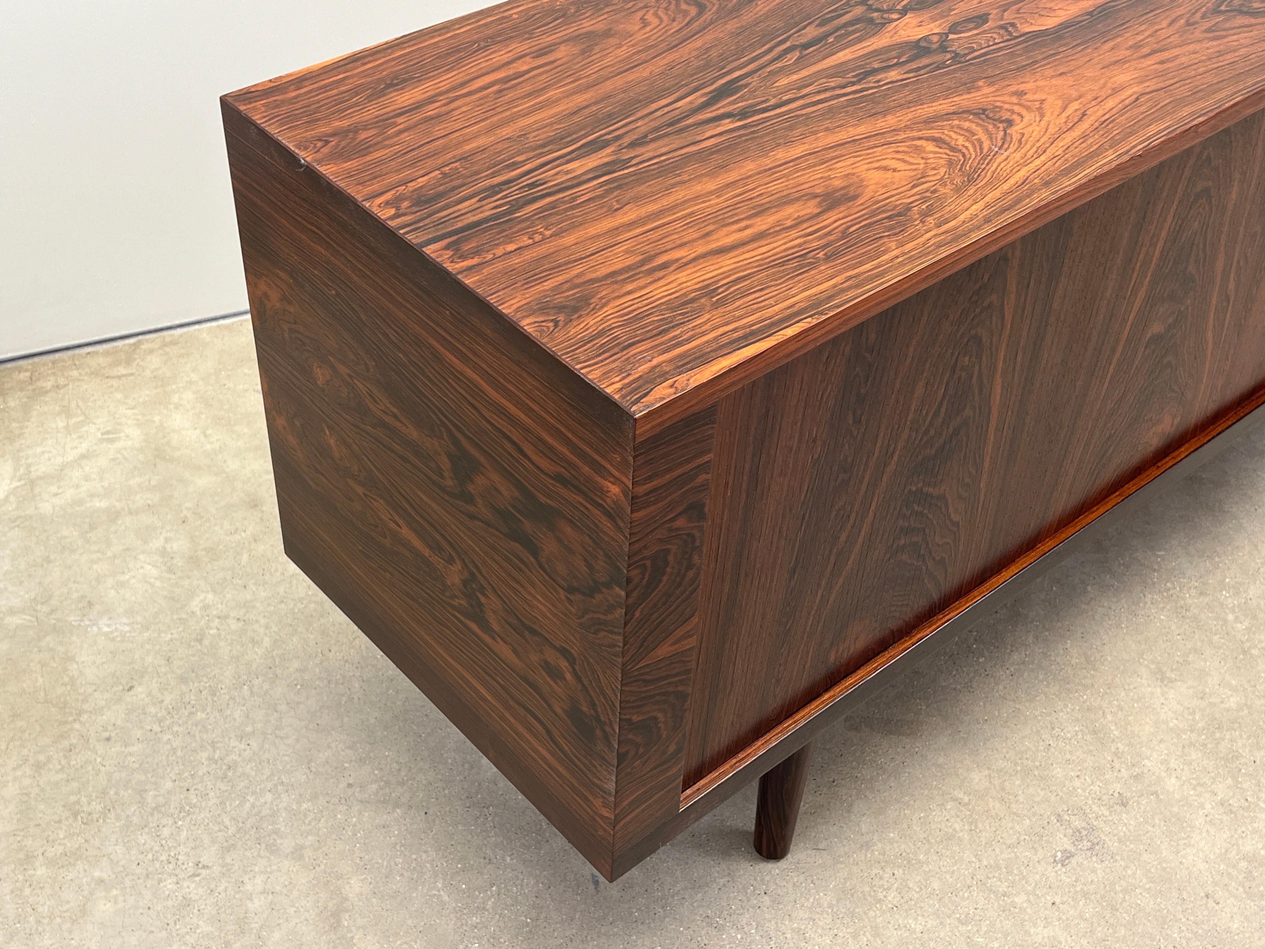 Rosewood Hans Wegner RY-25 Credenza for Ry Mobler For Sale 7