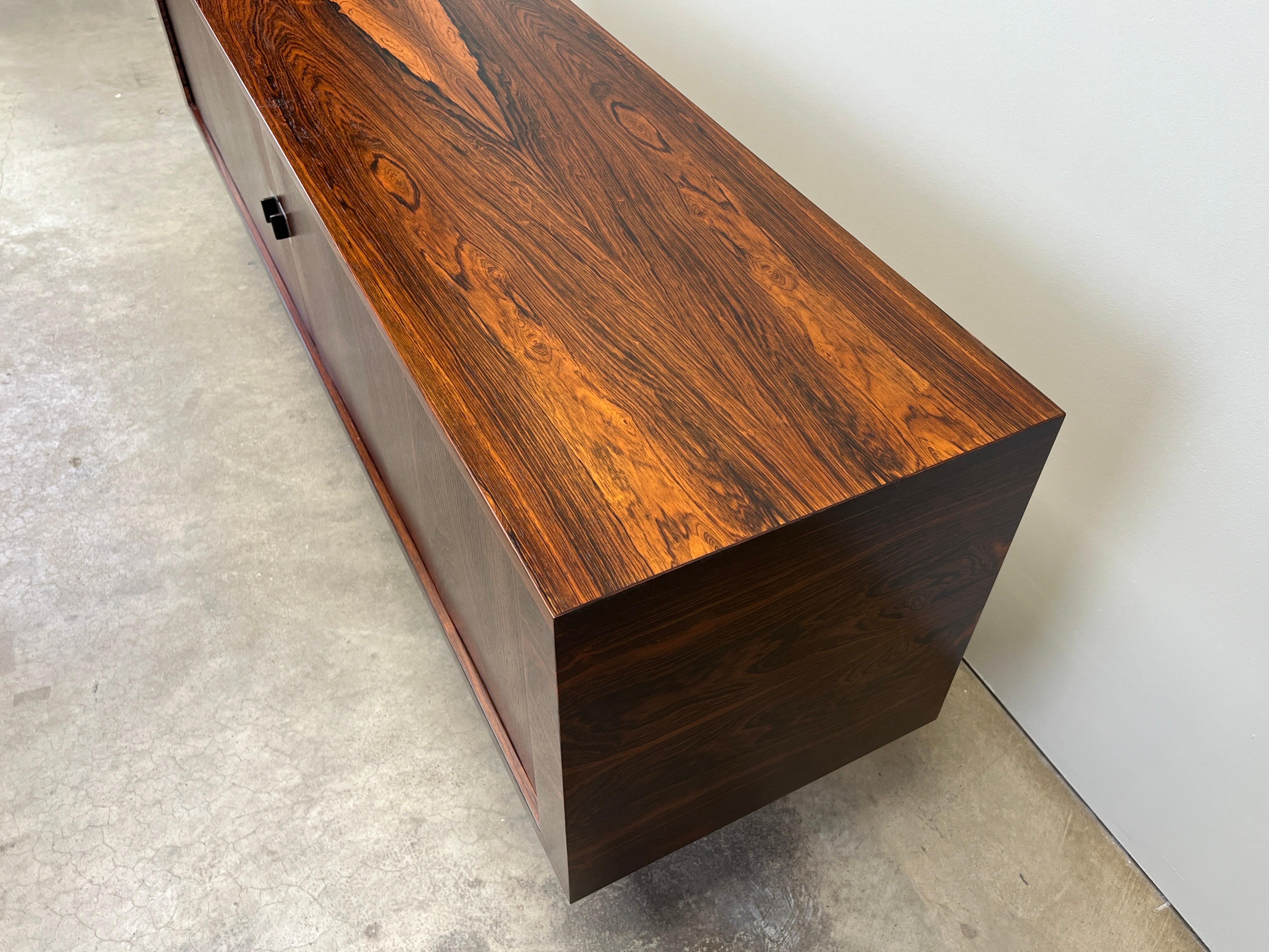Rosewood Hans Wegner RY-25 Credenza for Ry Mobler For Sale 13