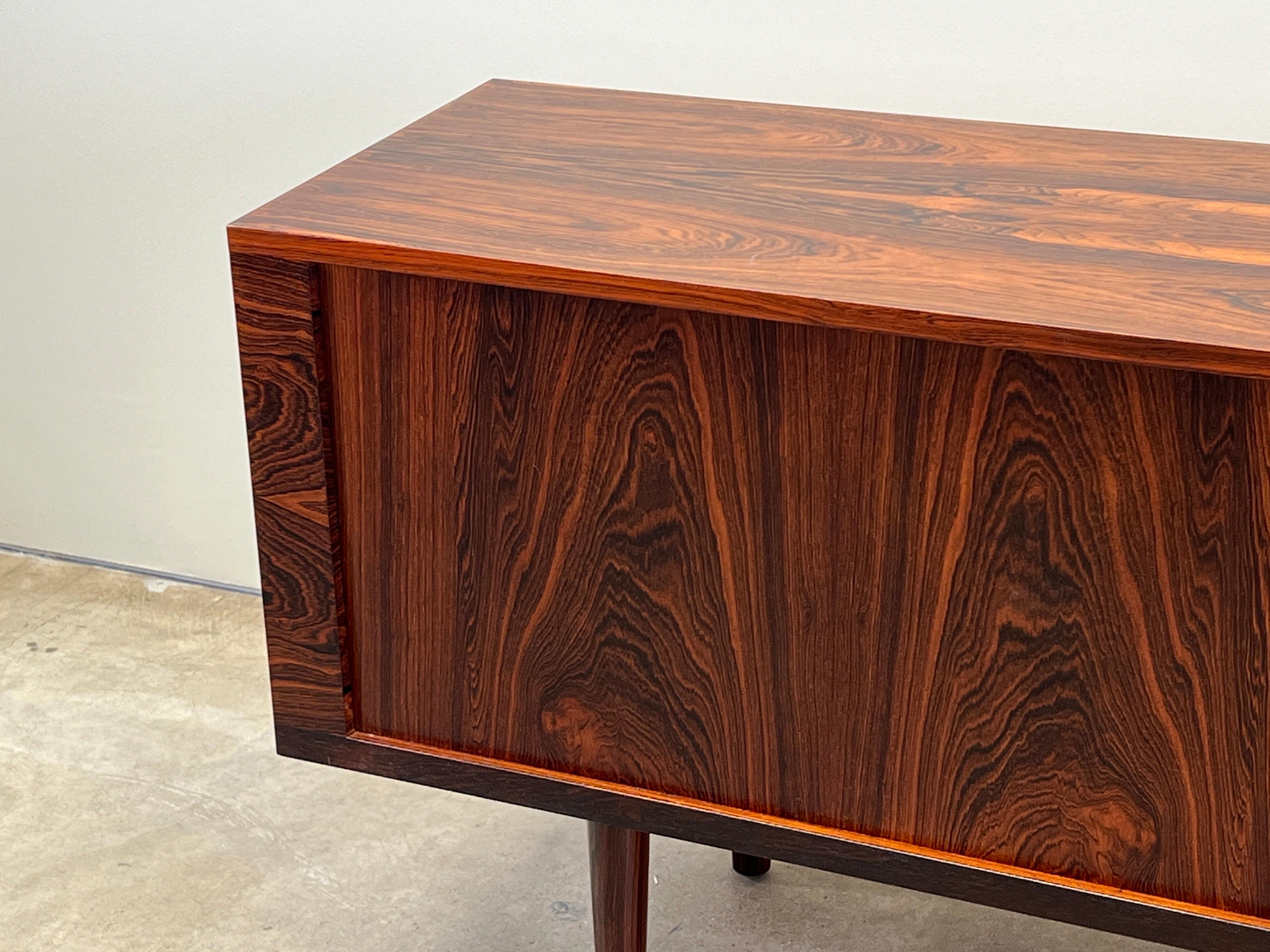 Mid-20th Century Rosewood Hans Wegner RY-25 Credenza for Ry Mobler For Sale