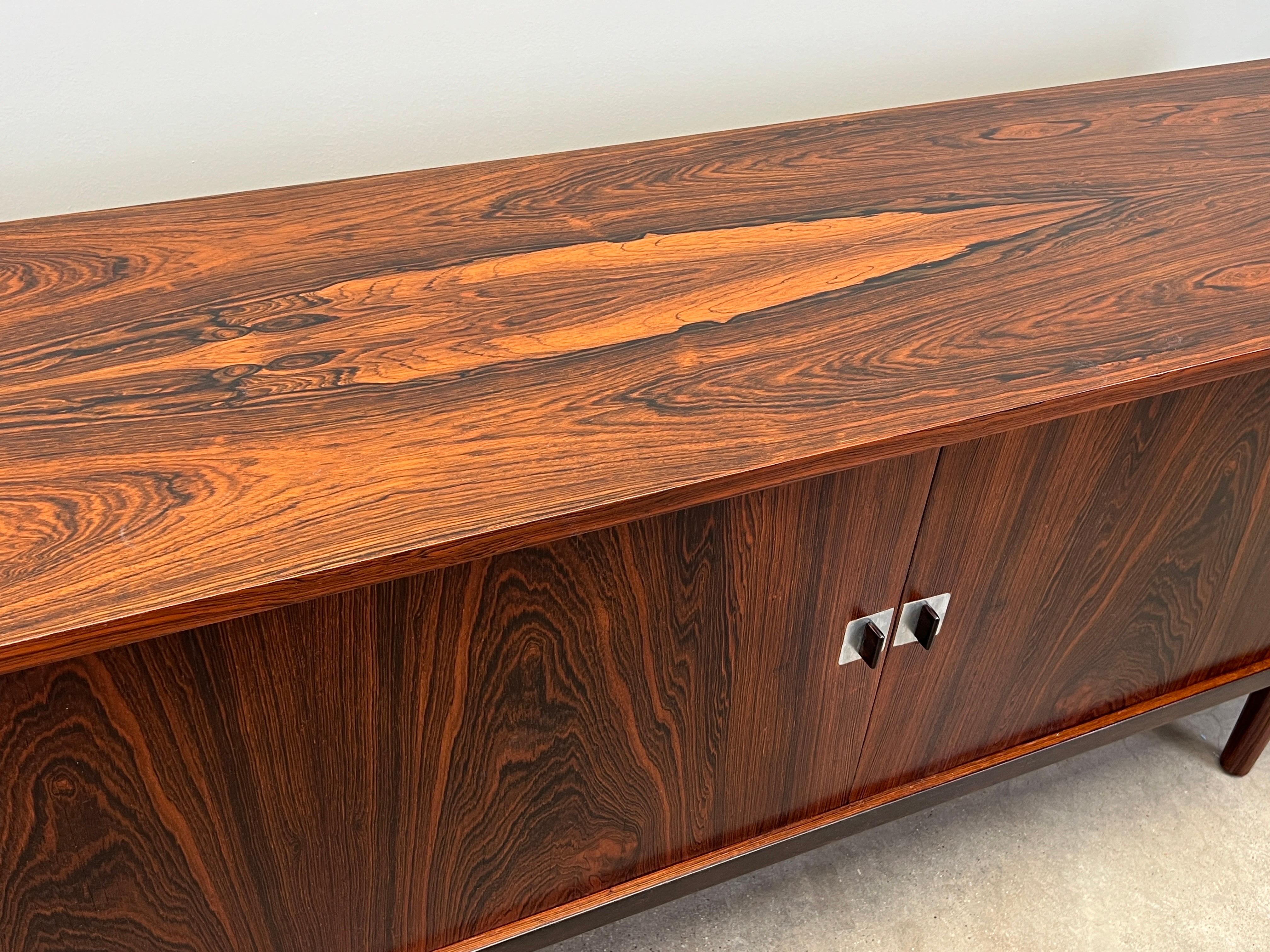 Rosewood Hans Wegner RY-25 Credenza for Ry Mobler For Sale 3