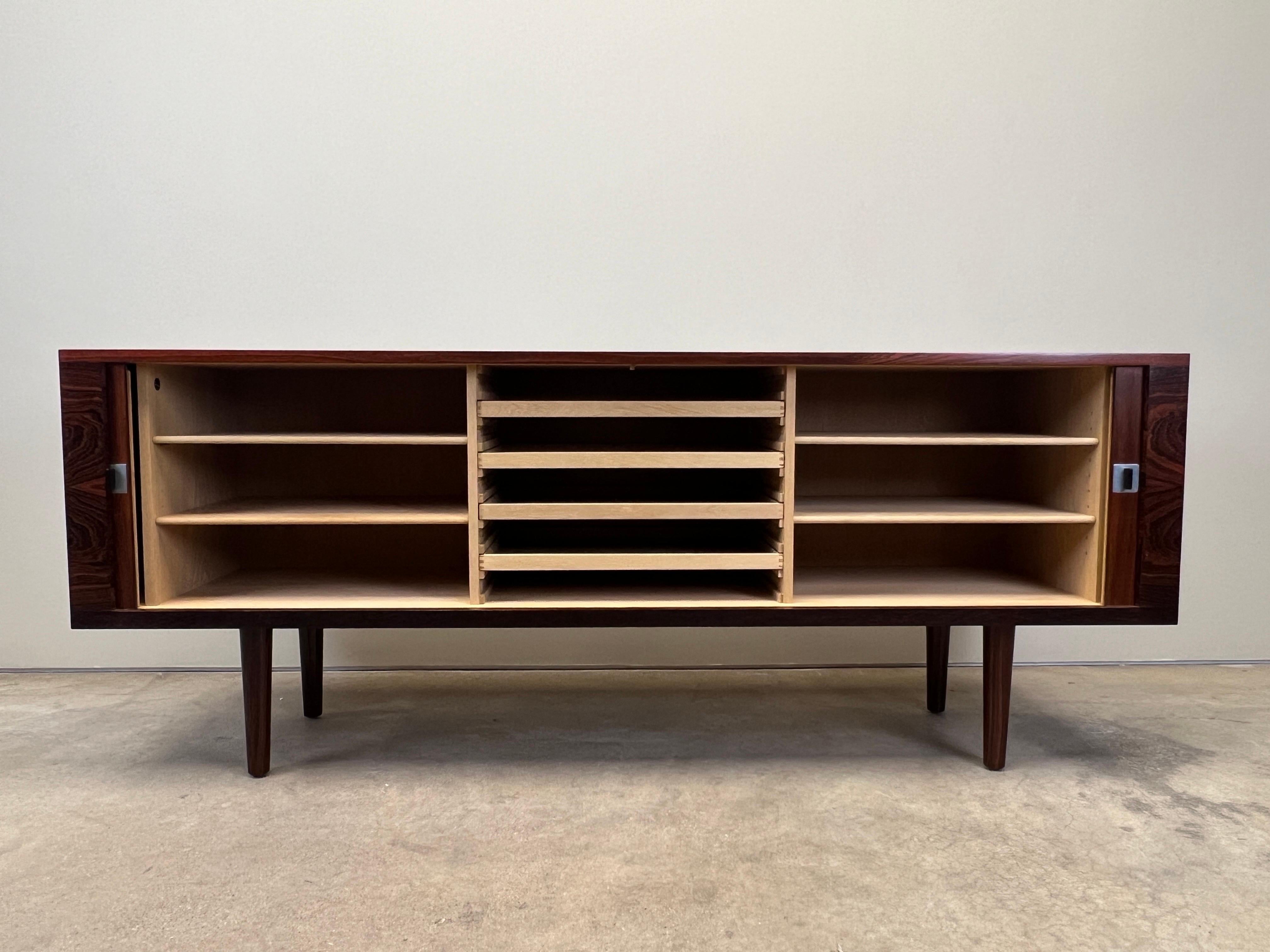 Rosewood Hans Wegner RY-25 Credenza for Ry Mobler For Sale 4